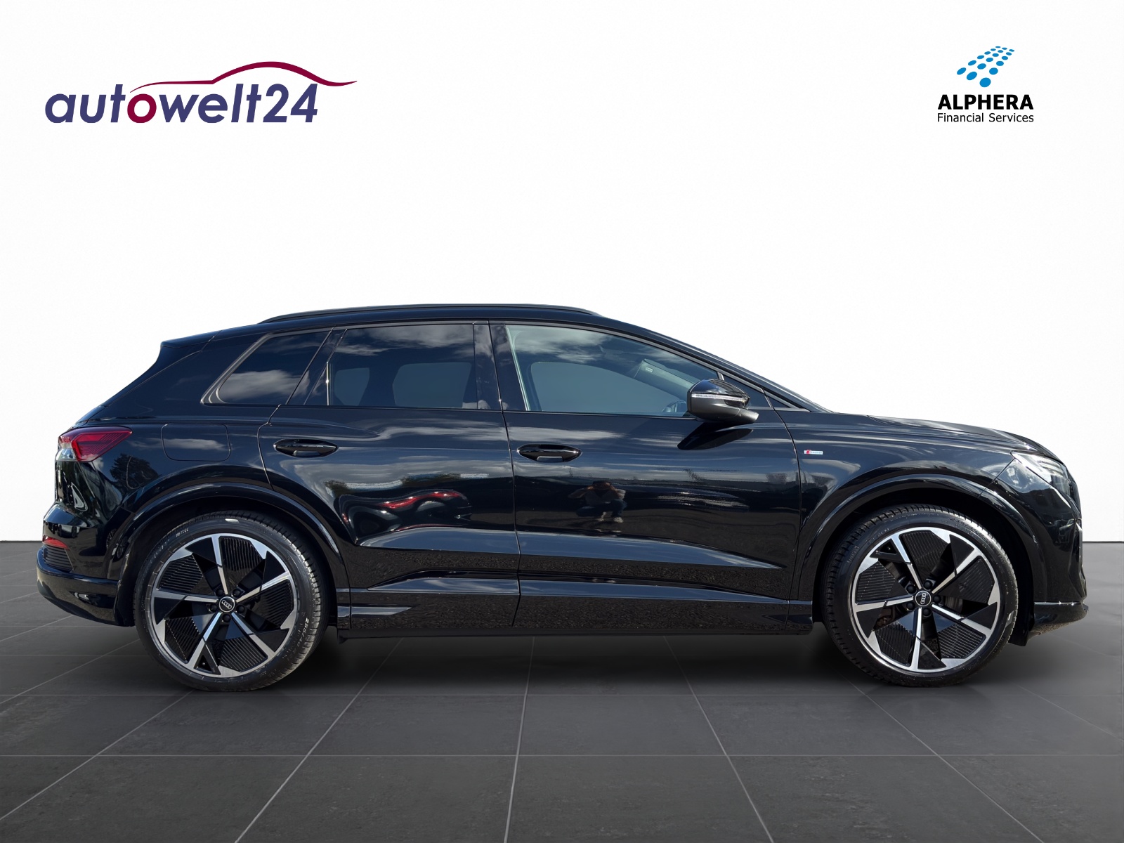 AUDI Q4 e-tron 50 quattro S-LINE!!!-showroom-element-3