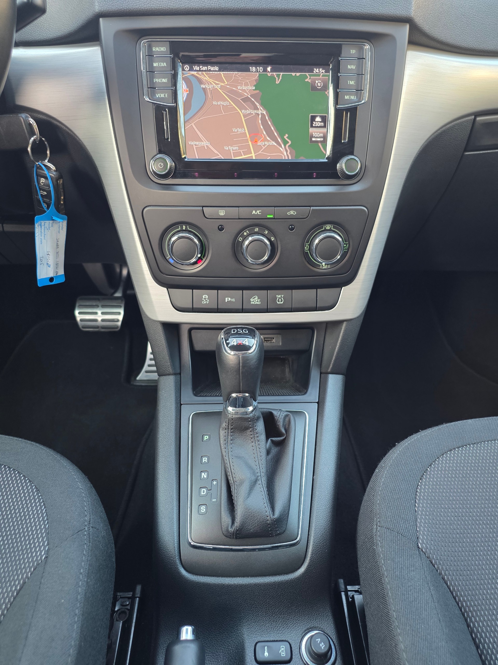 SKODA Yeti 1.8 TSI Outdoor Adventure 4x4 DSG-image-9