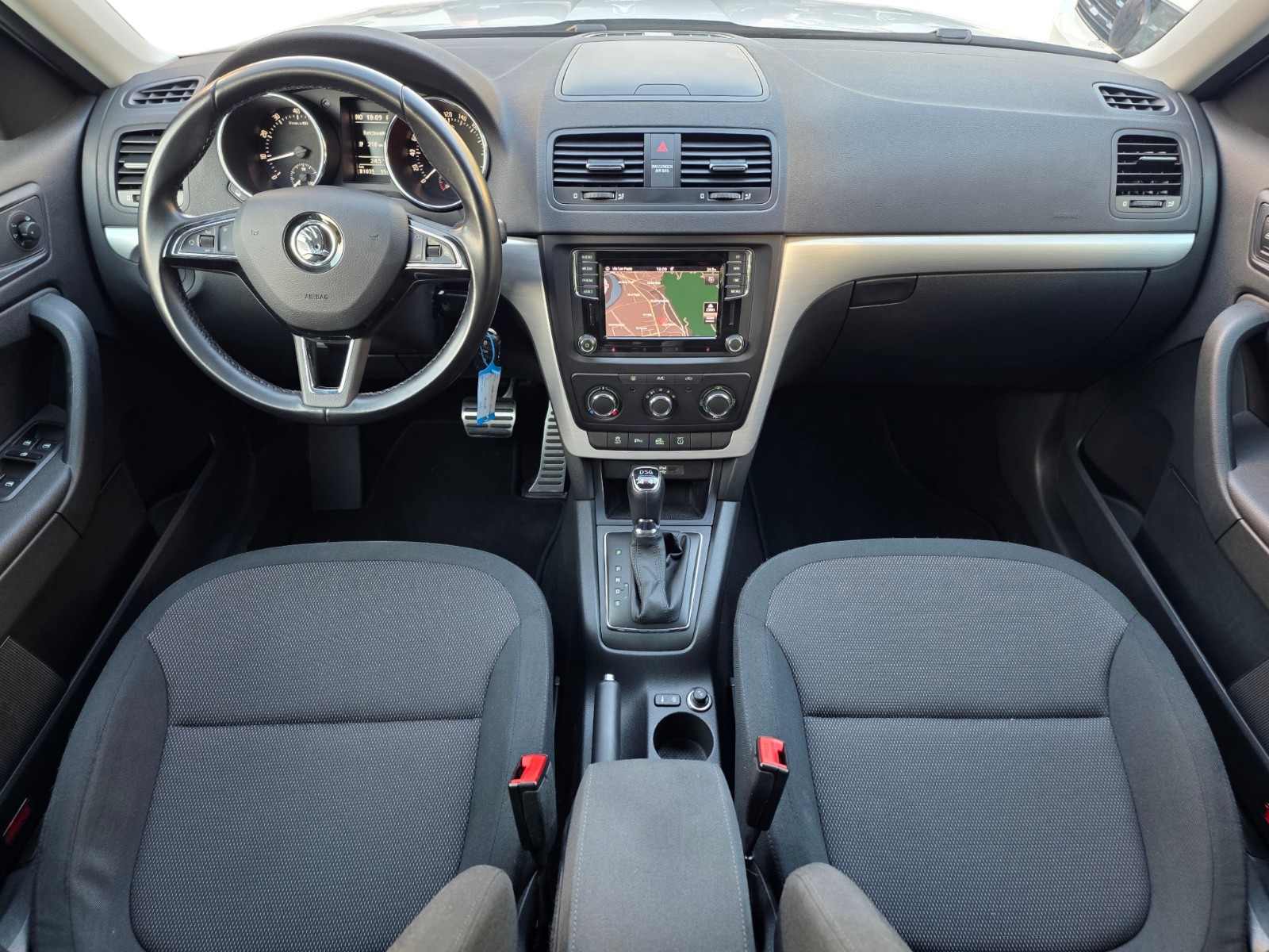 SKODA Yeti 1.8 TSI Outdoor Adventure 4x4 DSG-image-8