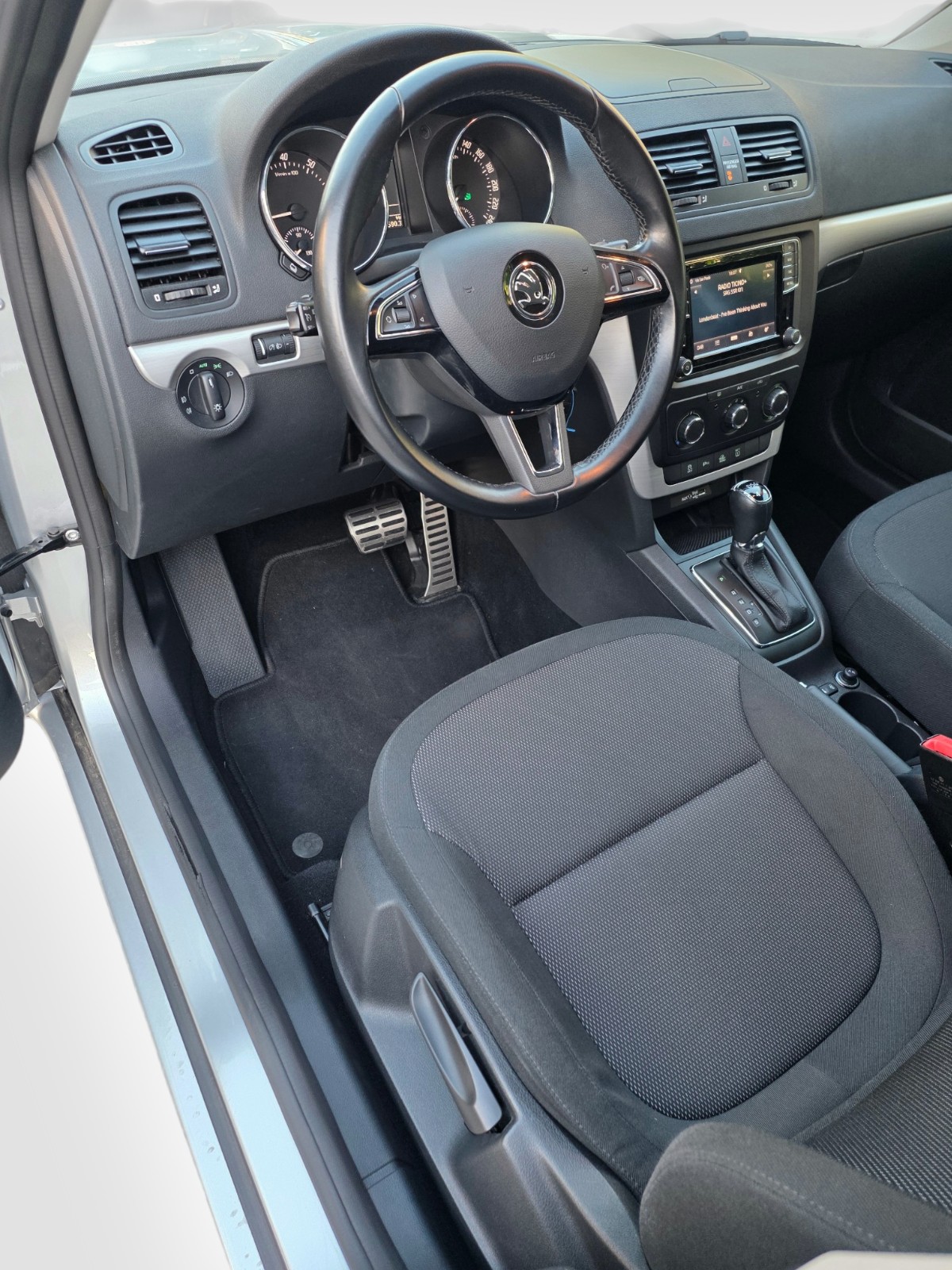 SKODA Yeti 1.8 TSI Outdoor Adventure 4x4 DSG-image-11