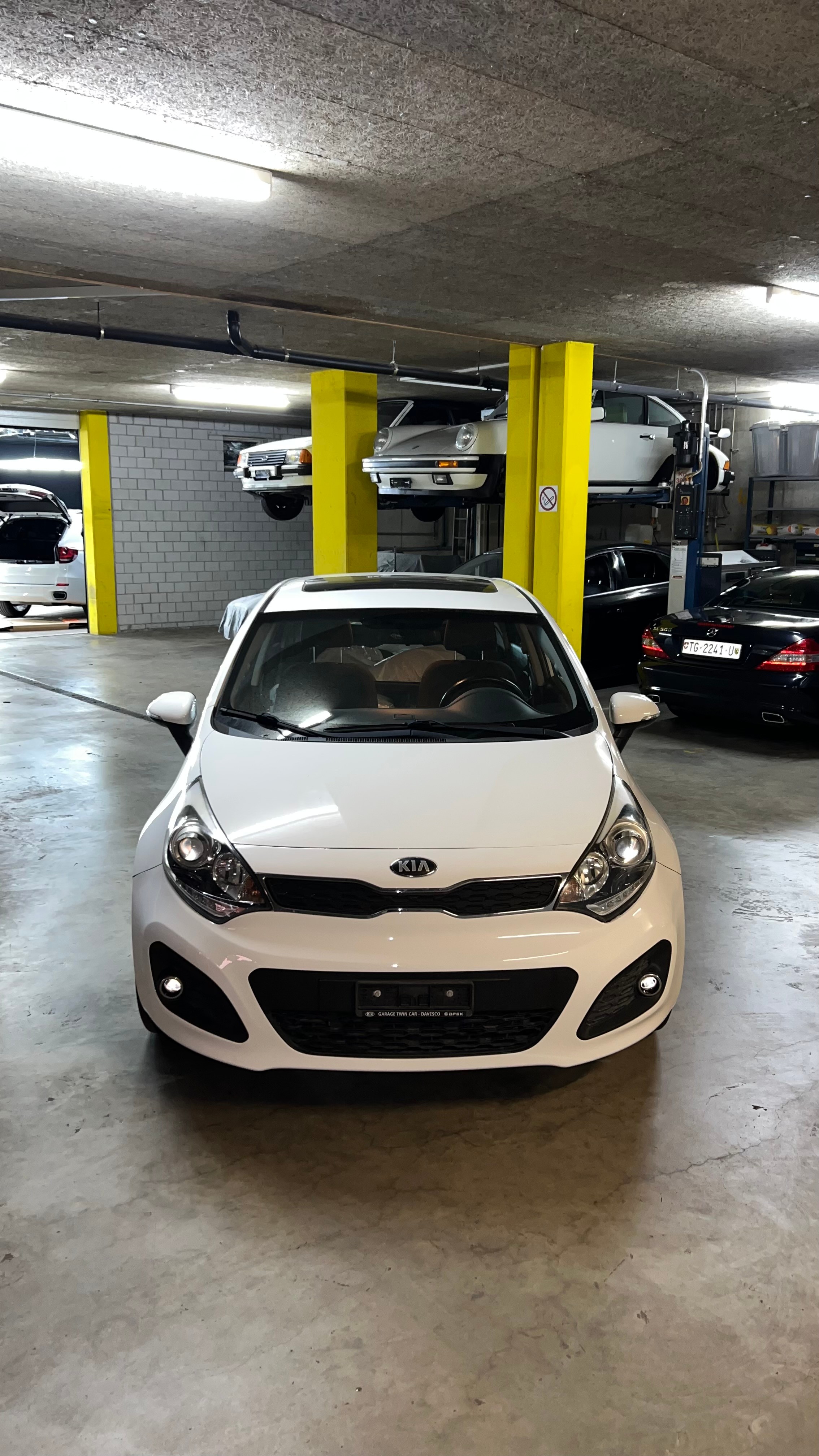 Car photo