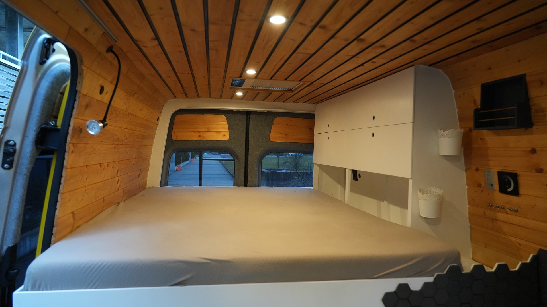 VW Crafter Campervan / Top Zustand-image-11
