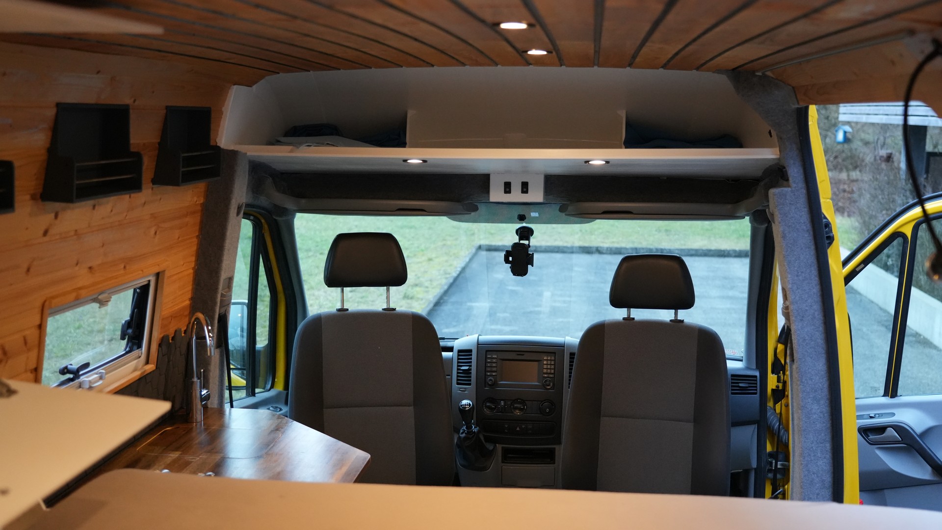 VW Crafter Campervan / Top Zustand-image-13