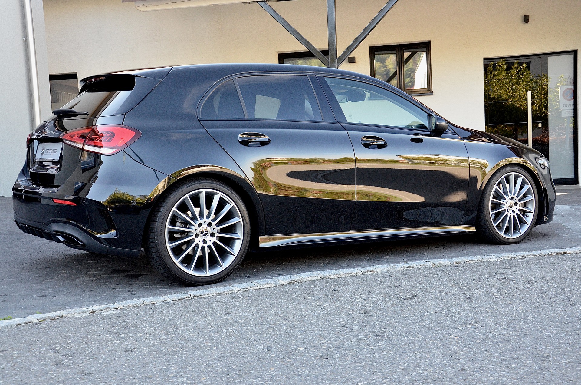 MERCEDES-BENZ A 250 4Matic AMG Line 4Matic 7G-DCT-image-10