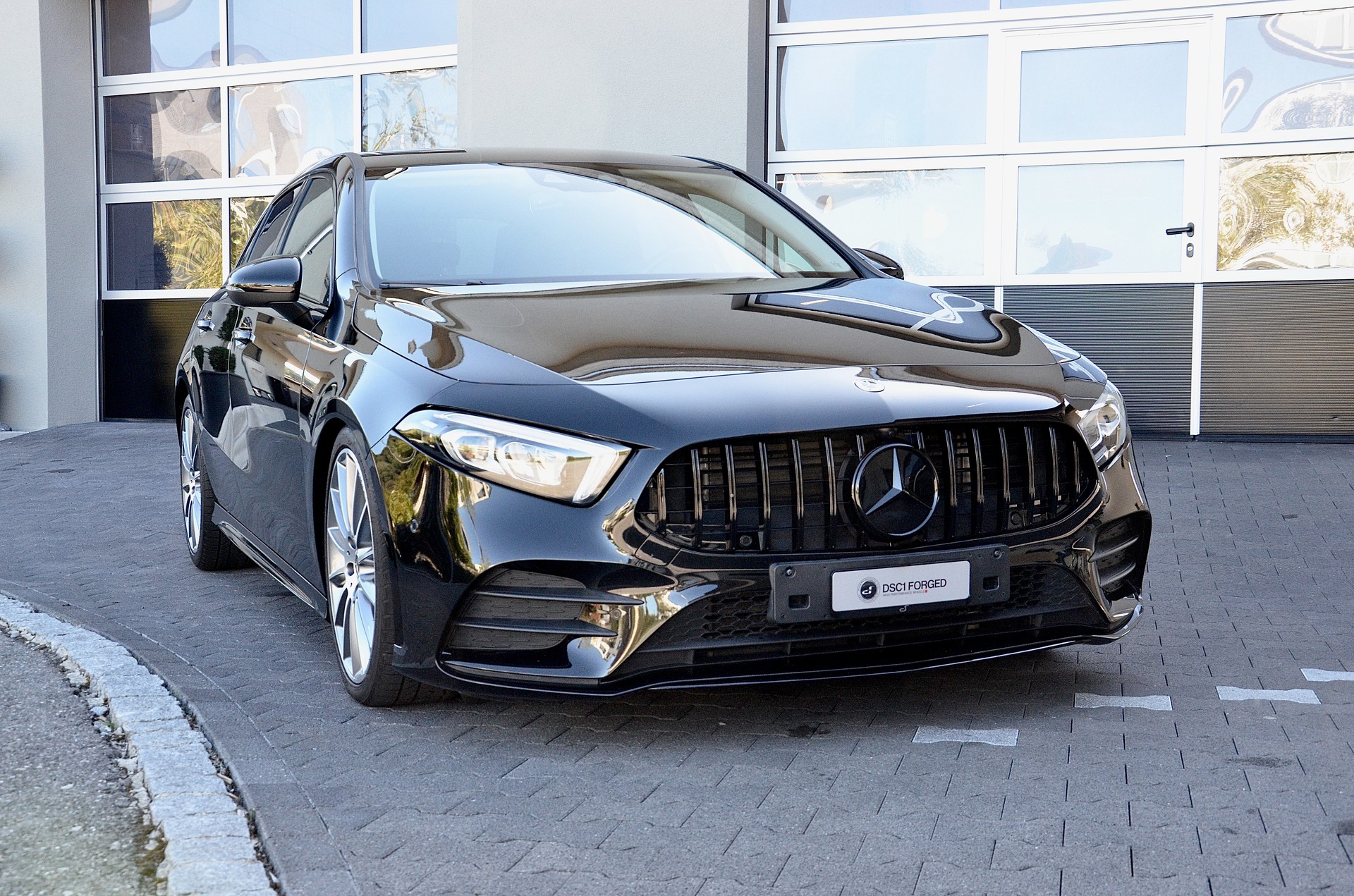 MERCEDES-BENZ A 250 4Matic AMG Line 4Matic 7G-DCT-image-3
