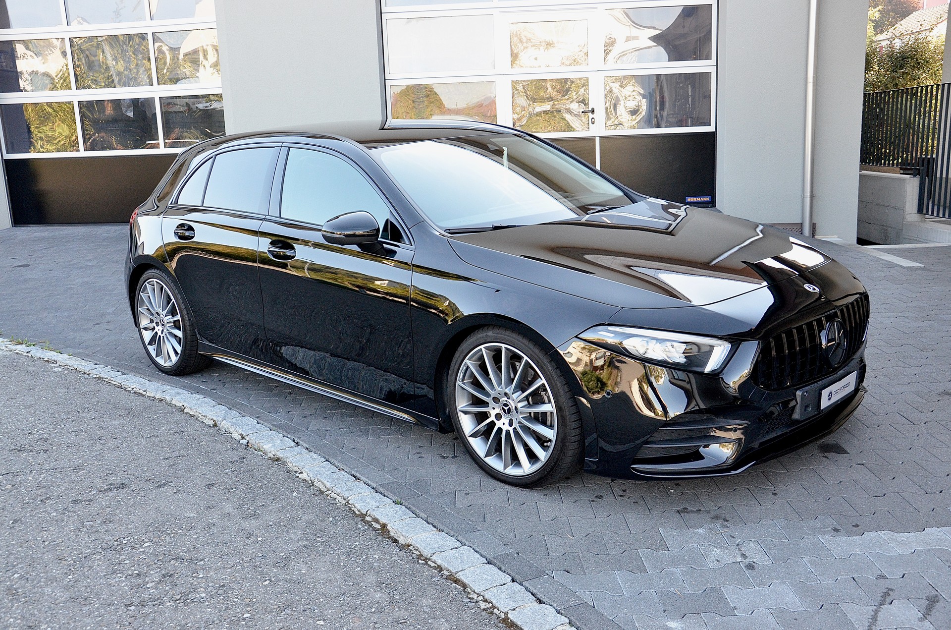 MERCEDES-BENZ A 250 4Matic AMG Line 4Matic 7G-DCT-image-1