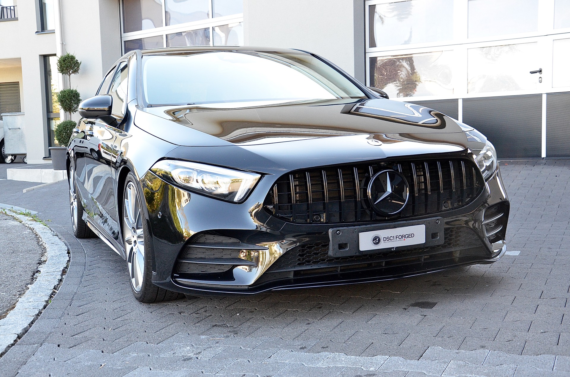 MERCEDES-BENZ A 250 4Matic AMG Line 4Matic 7G-DCT-image-5