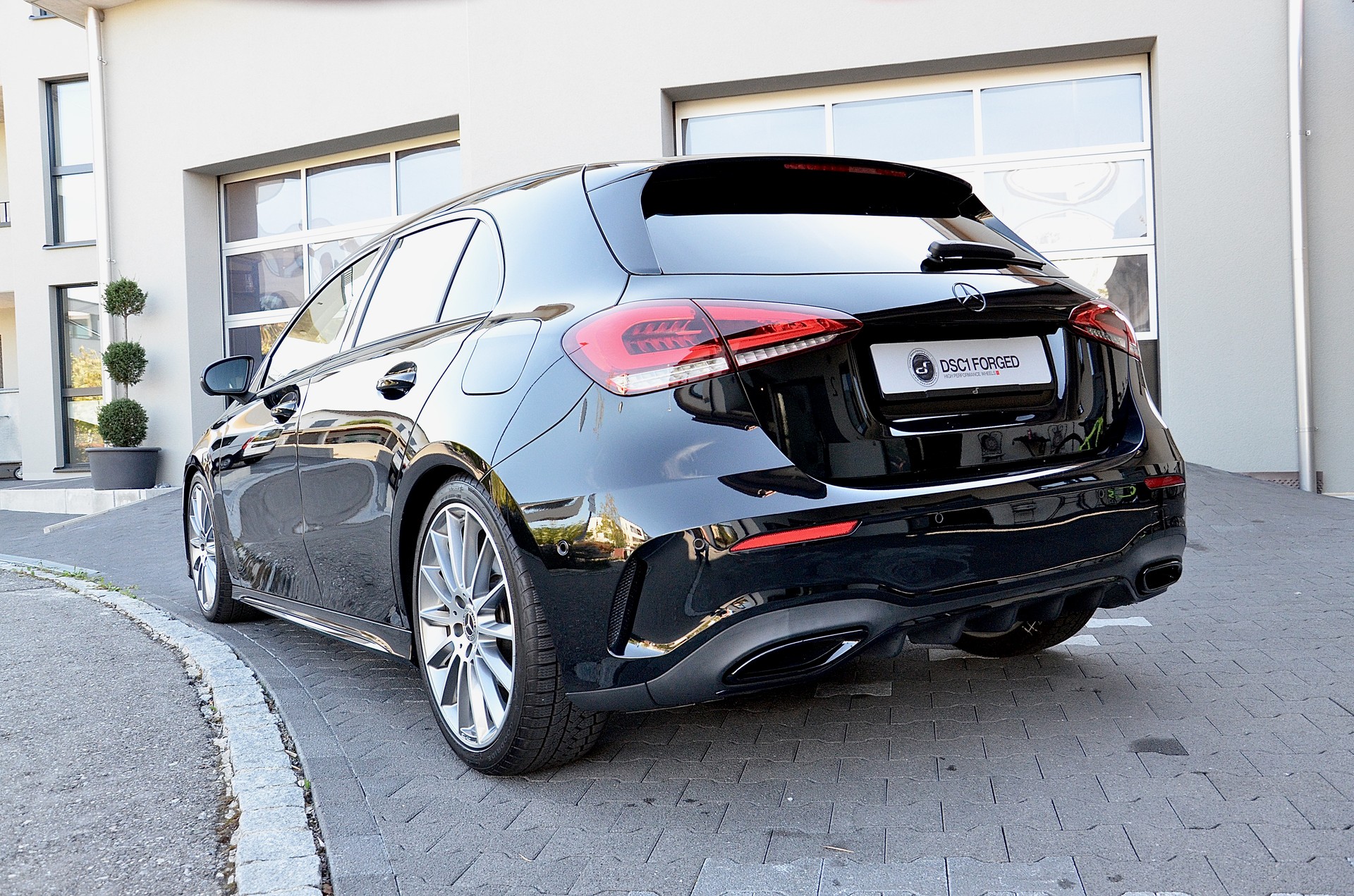 MERCEDES-BENZ A 250 4Matic AMG Line 4Matic 7G-DCT-image-7