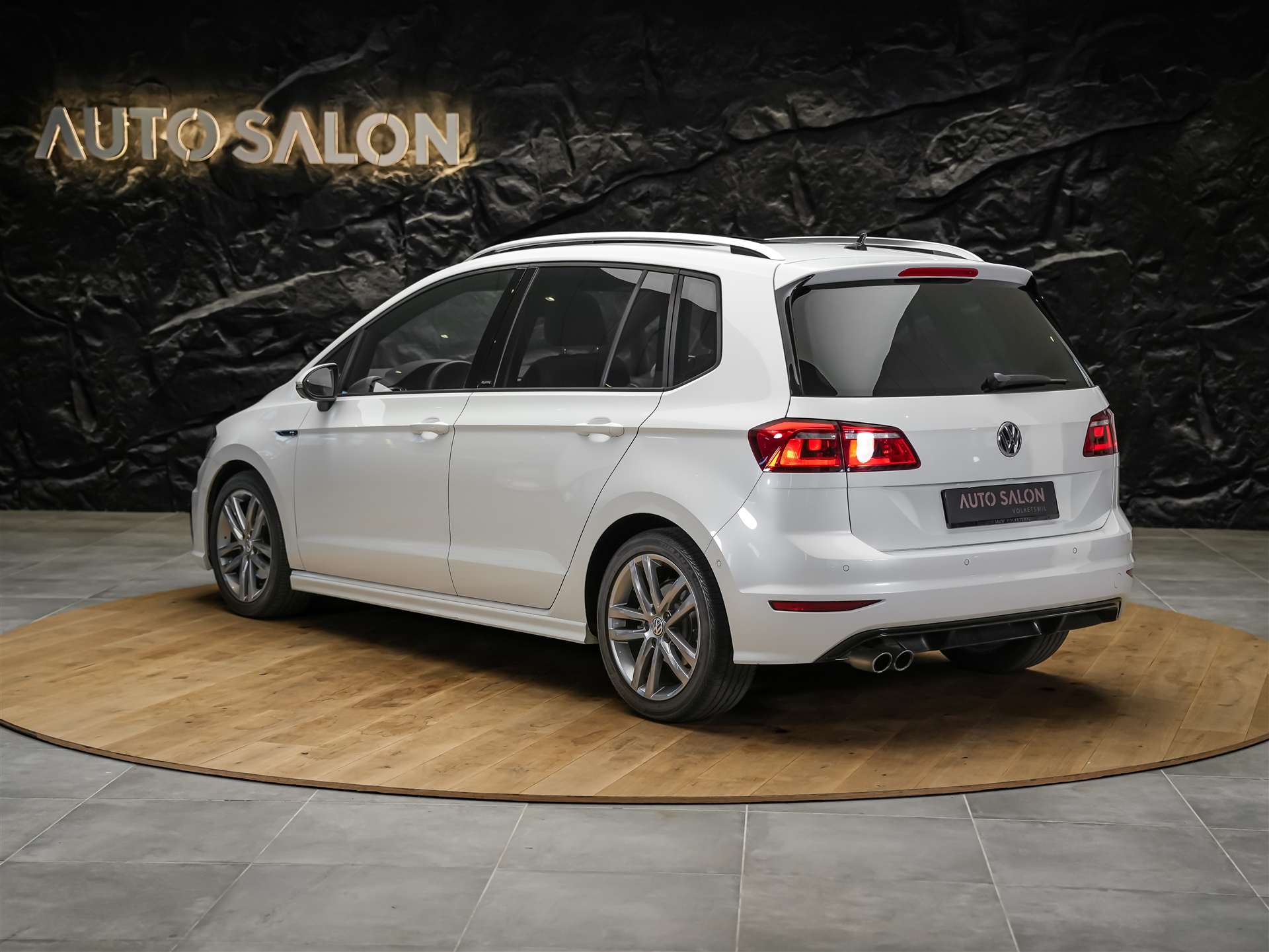 VW Golf Sportsvan 1.4 TSI R-Line DSG *Panorama*CH Fahrzeug*-image-3