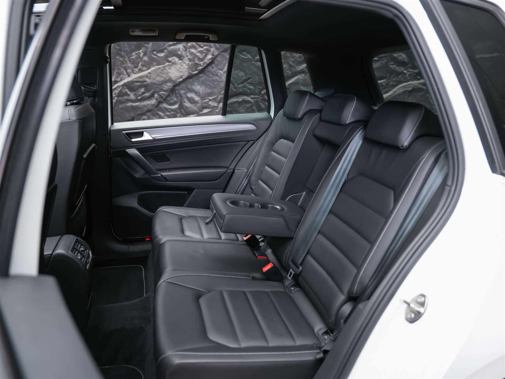 VW Golf Sportsvan 1.4 TSI R-Line DSG *Panorama*CH Fahrzeug*-image-16