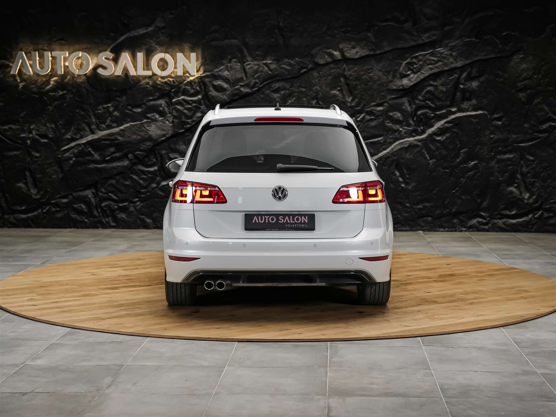 VW Golf Sportsvan 1.4 TSI R-Line DSG *Panorama*CH Fahrzeug*-image-4
