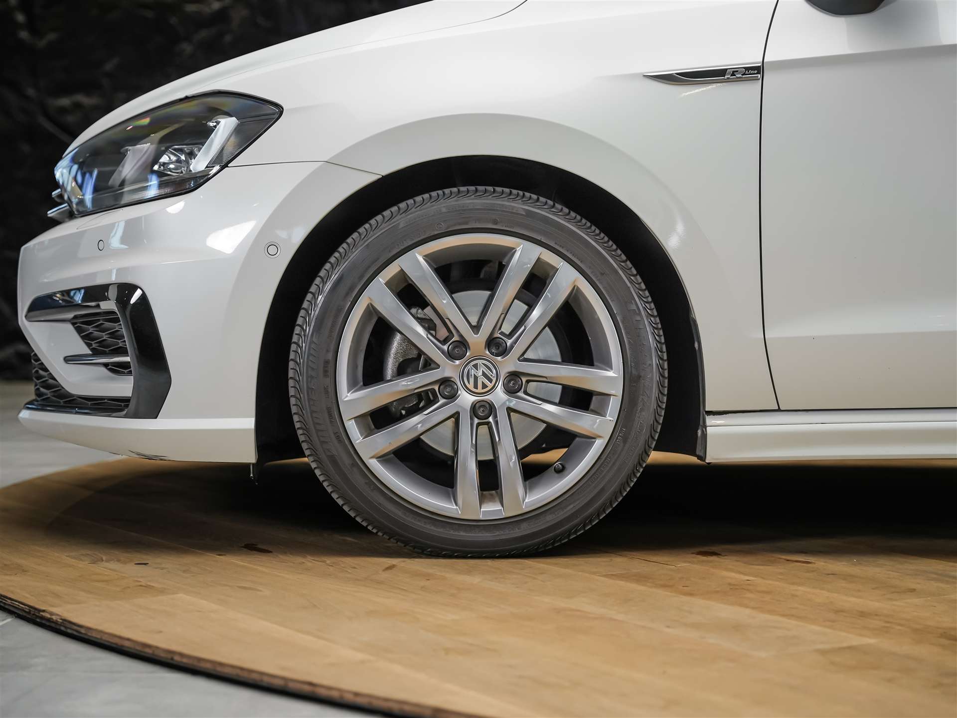 VW Golf Sportsvan 1.4 TSI R-Line DSG *Panorama*CH Fahrzeug*-image-19
