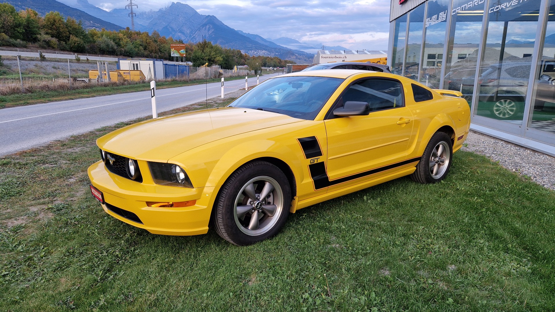FORD Mustang GT-image-1