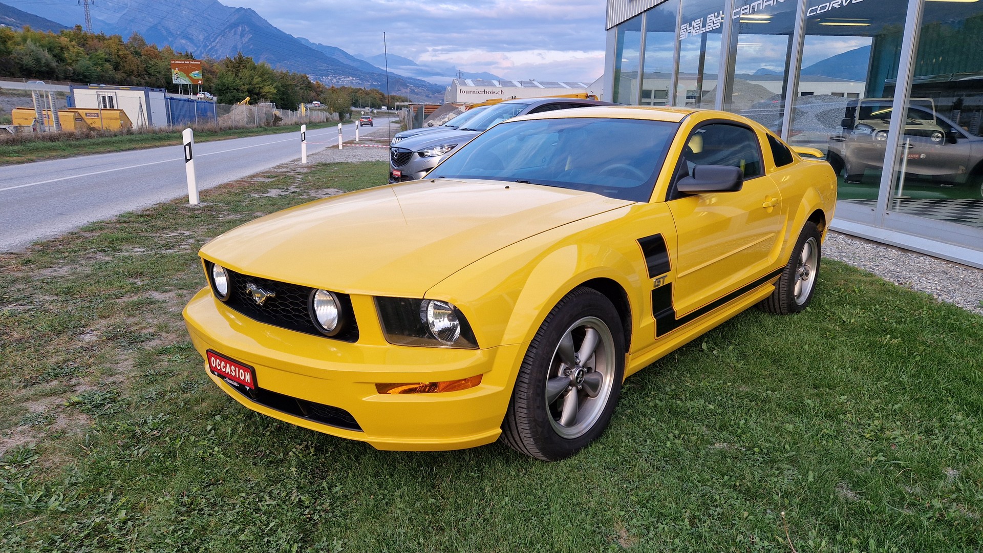FORD Mustang GT-image-2