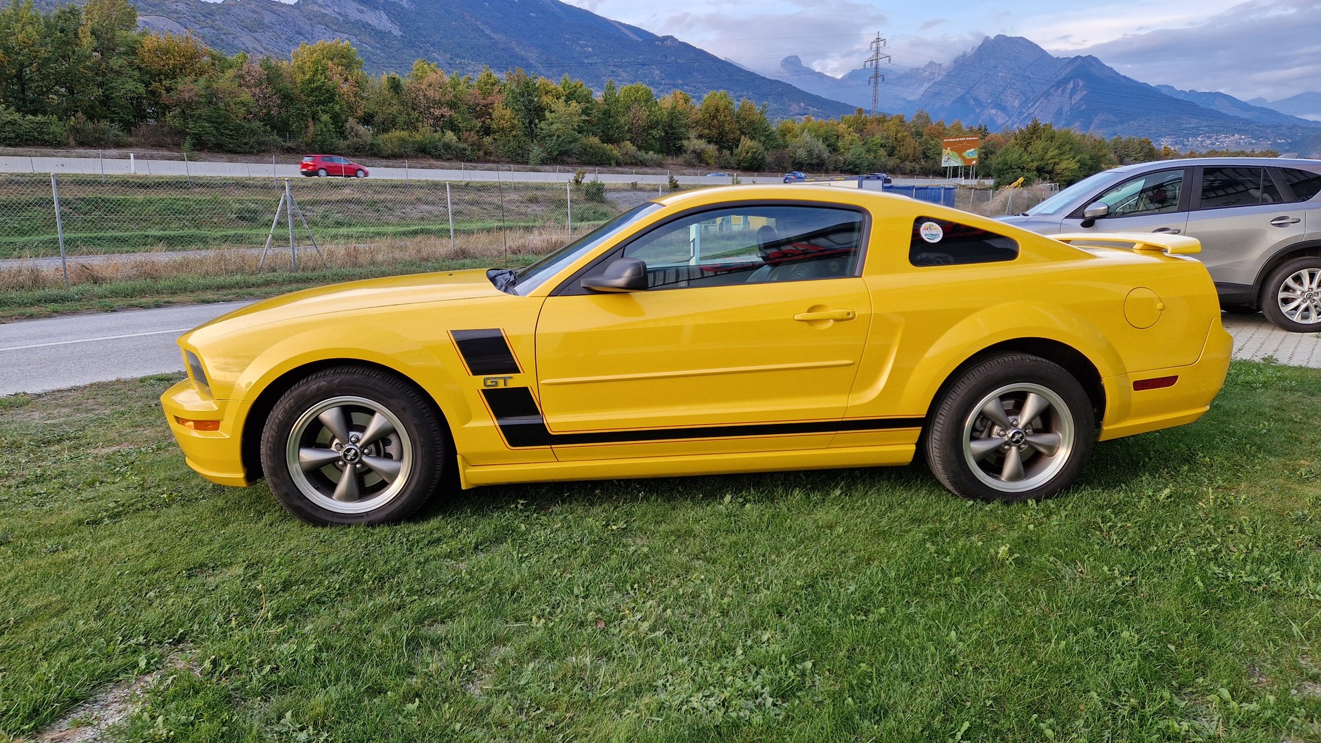 FORD Mustang GT-image-9