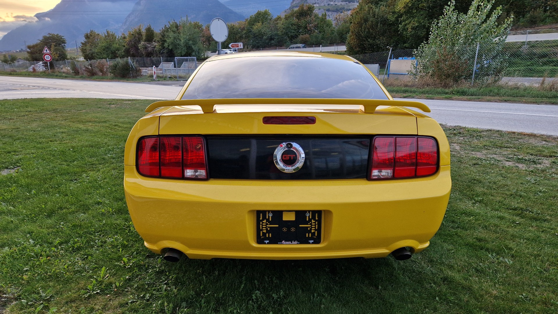 FORD Mustang GT-image-8