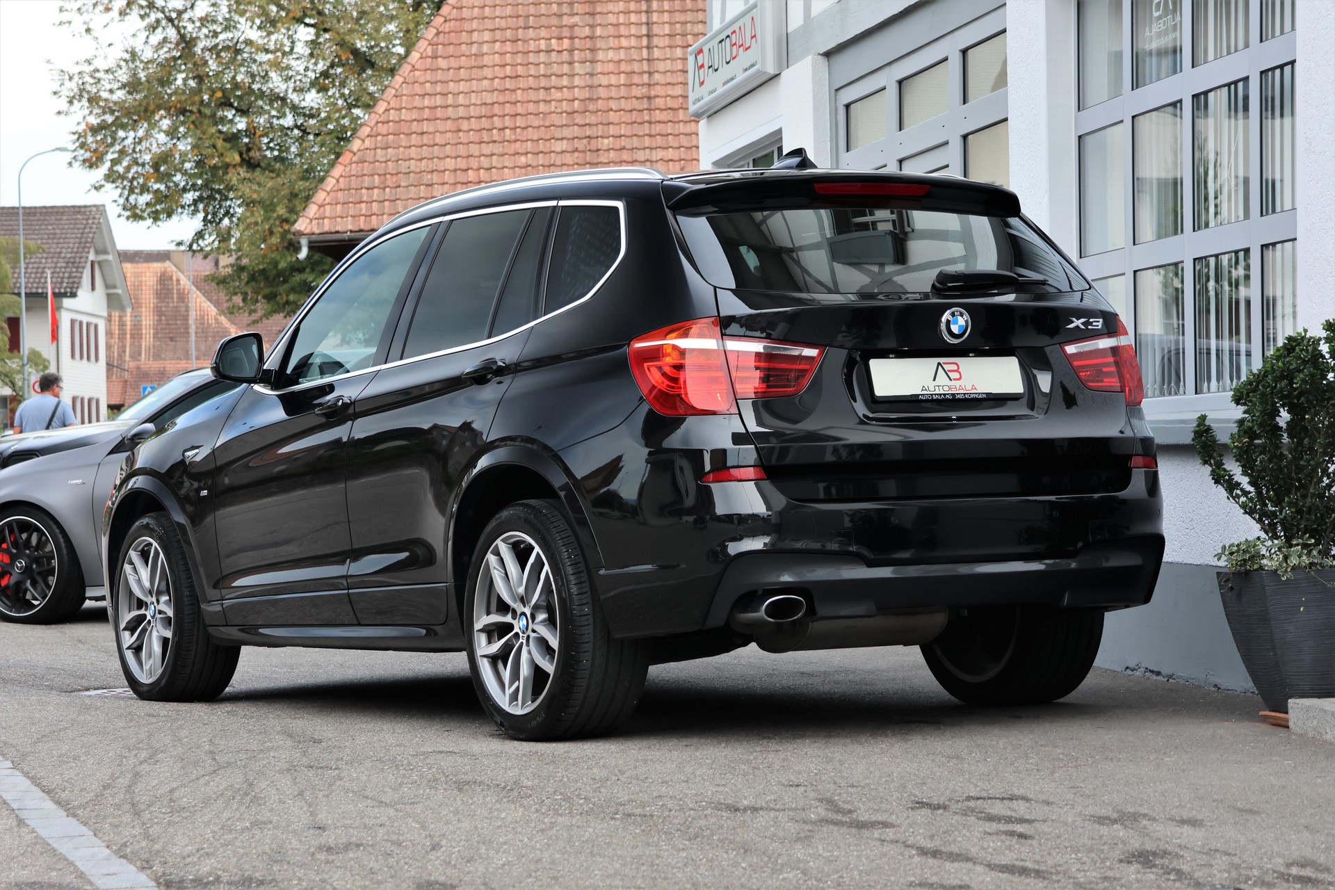 BMW X3 xDrive 20d Steptronic M-Sport (CH)-showroom-element-2