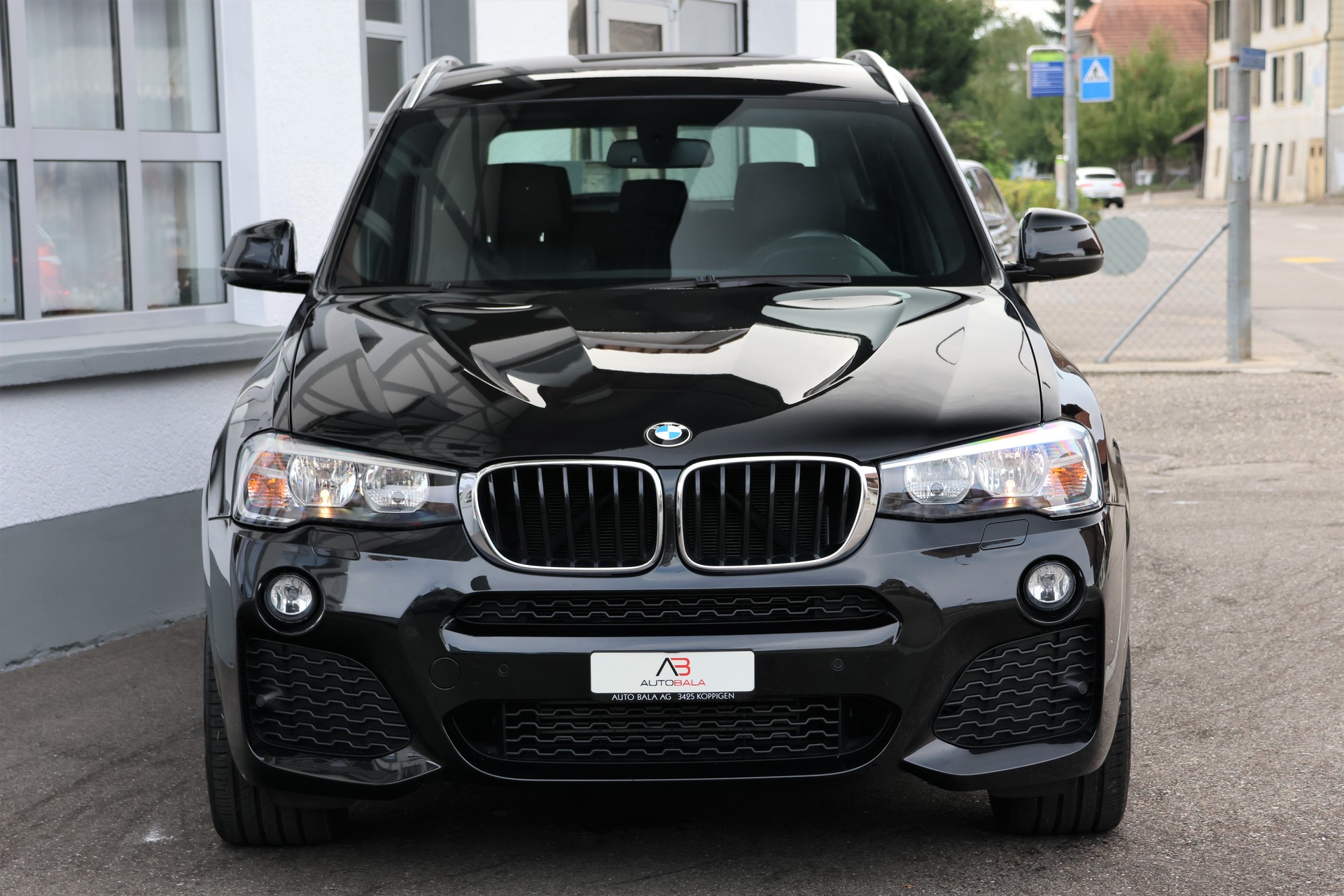 BMW X3 xDrive 20d Steptronic M-Sport (CH)-showroom-element-1