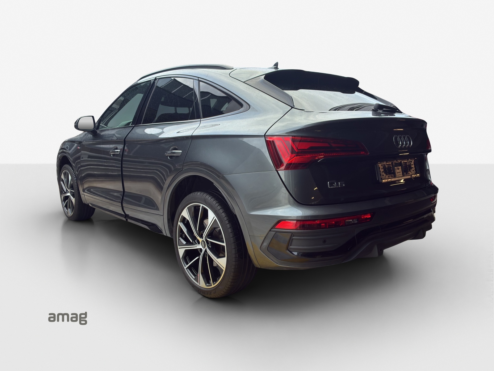 AUDI Q5 Sportback 40 TDI Blackedition quattro S-tronic-image-2
