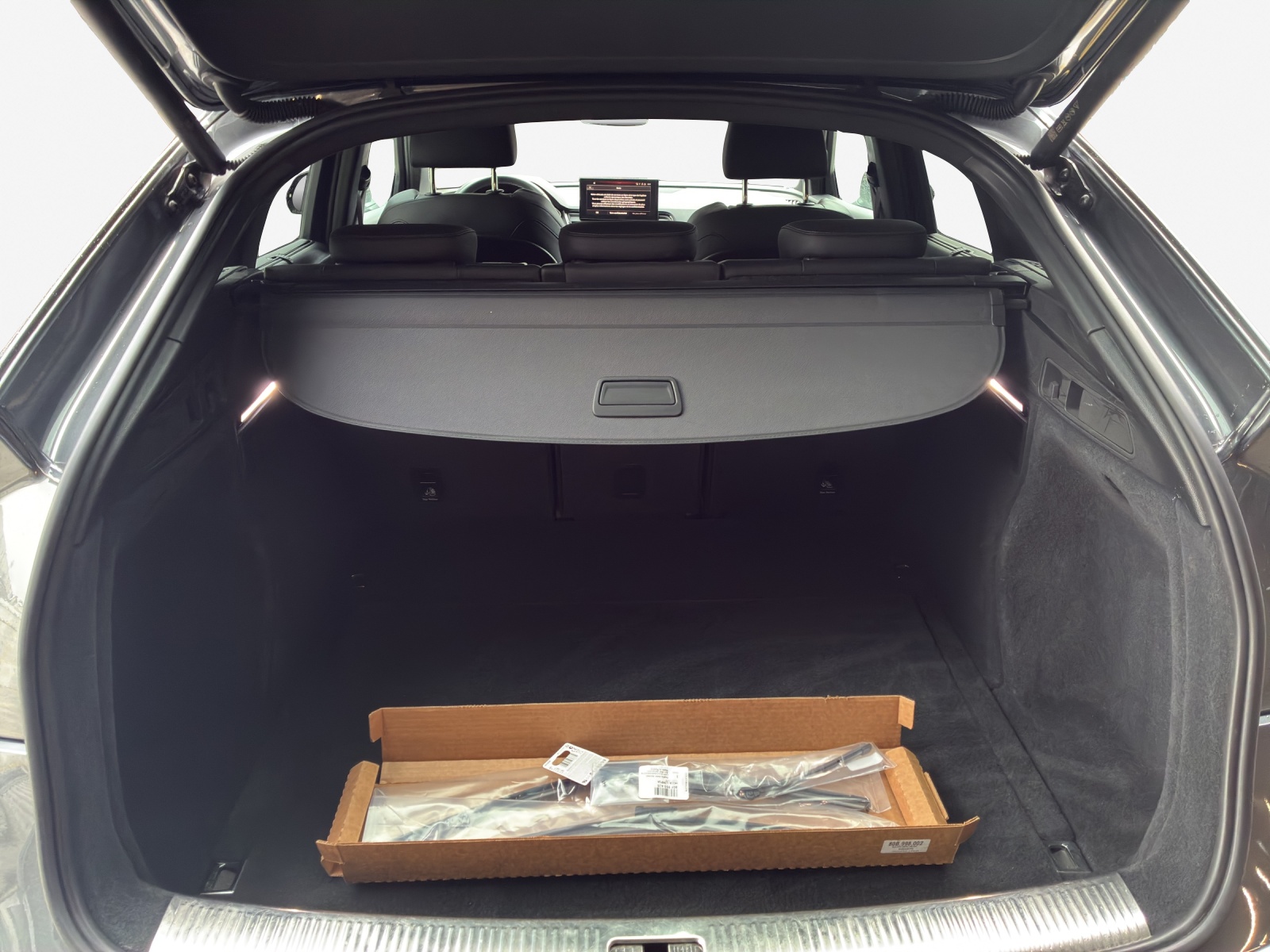 AUDI Q5 Sportback 40 TDI Blackedition quattro S-tronic-image-12