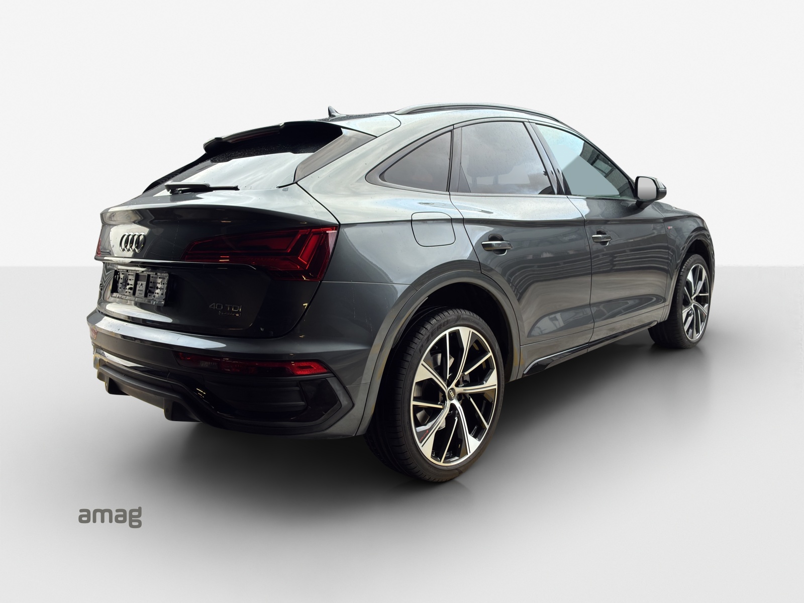 AUDI Q5 Sportback 40 TDI Blackedition quattro S-tronic-image-4