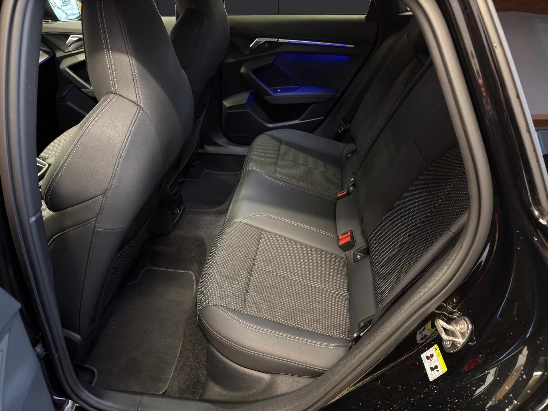 AUDI A3 Sportback 35 TFSI S line S-tronic-image-10