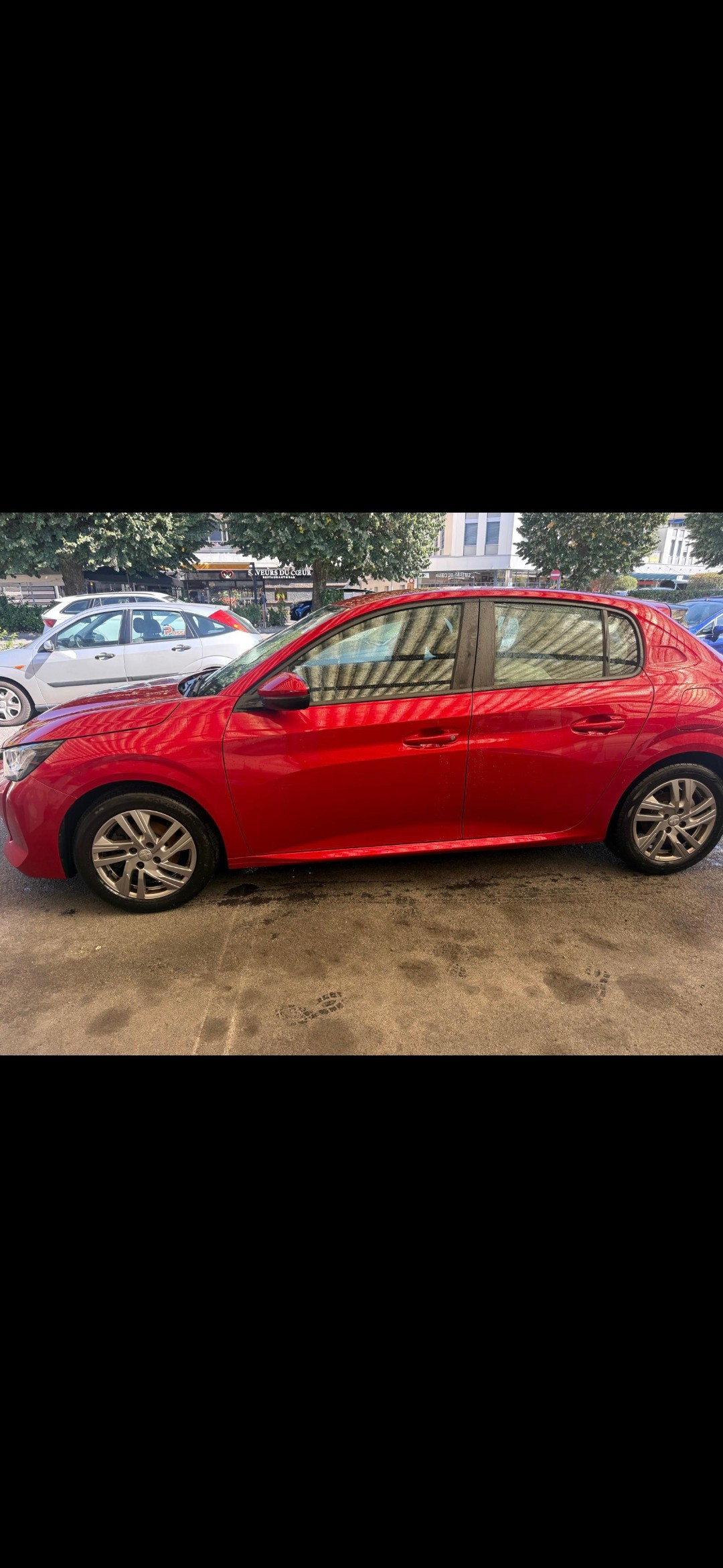 PEUGEOT 208 1.2 PureTech Allure-image-4