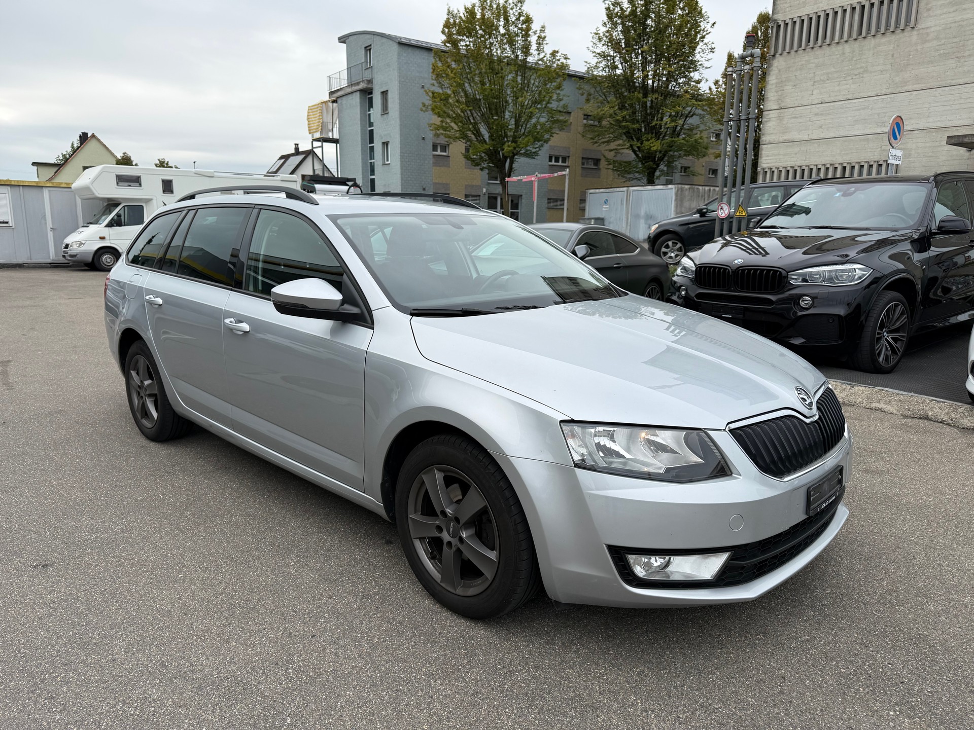 SKODA Octavia Combi 1.6 TDI Ambition DSG-image-2
