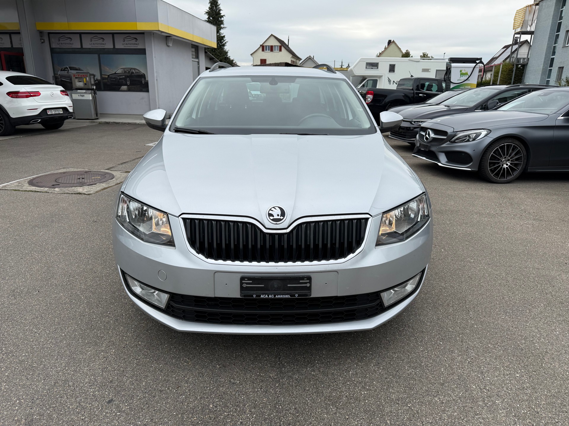 SKODA Octavia Combi 1.6 TDI Ambition DSG-image-1