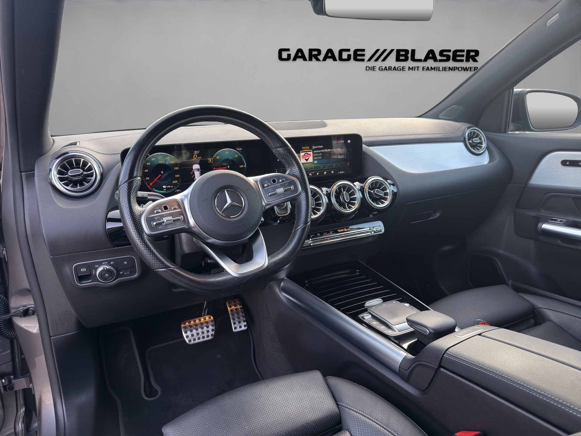 MERCEDES-BENZ EQA 250 AMG Line-image-6