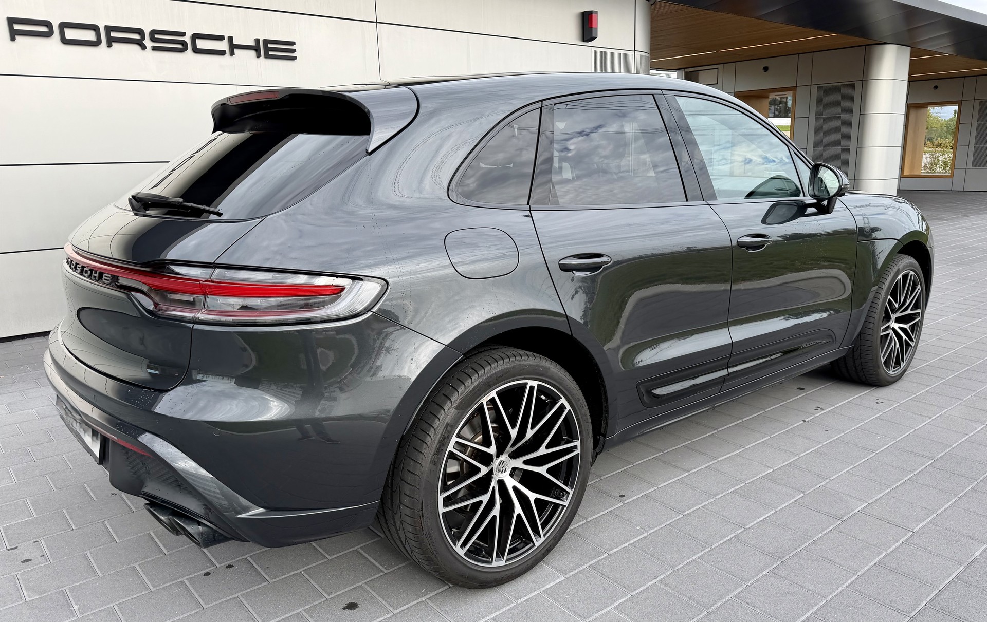 PORSCHE 2.0 T-image-1