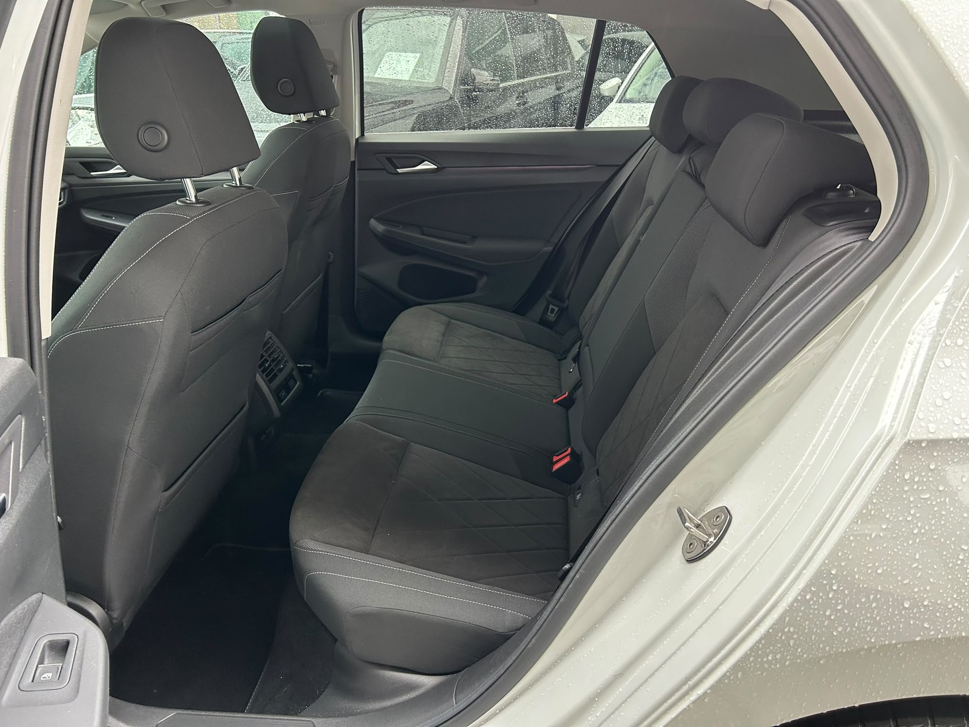 VW Golf 1.5 eTSI mHEV ACT Style DSG-image-5