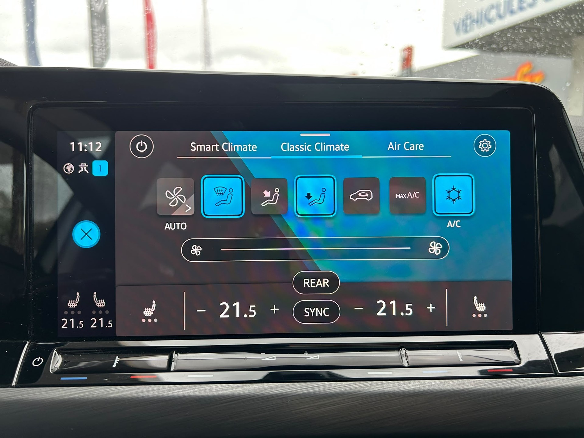 VW Golf 1.5 eTSI mHEV ACT Style DSG-image-12