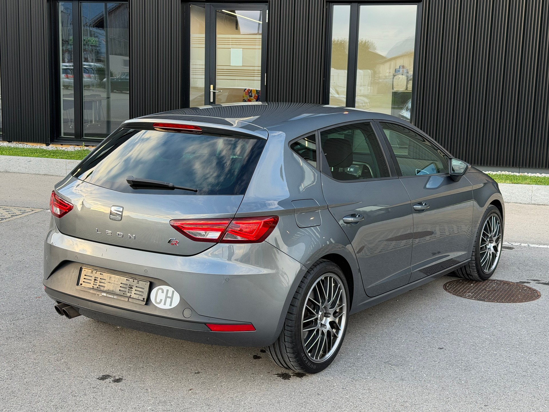 SEAT Leon 1.8 TSI FR-image-7