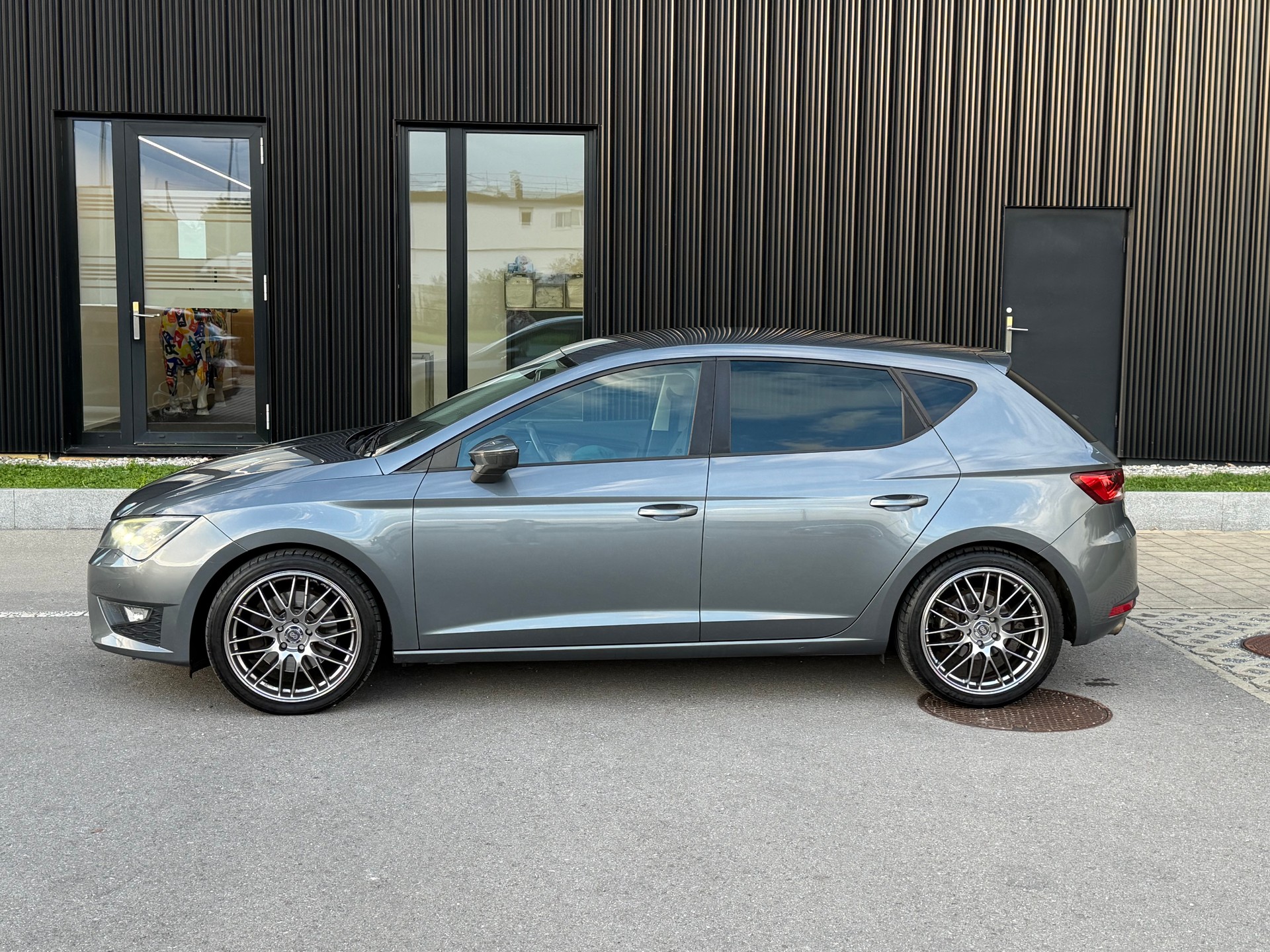 SEAT Leon 1.8 TSI FR-image-3