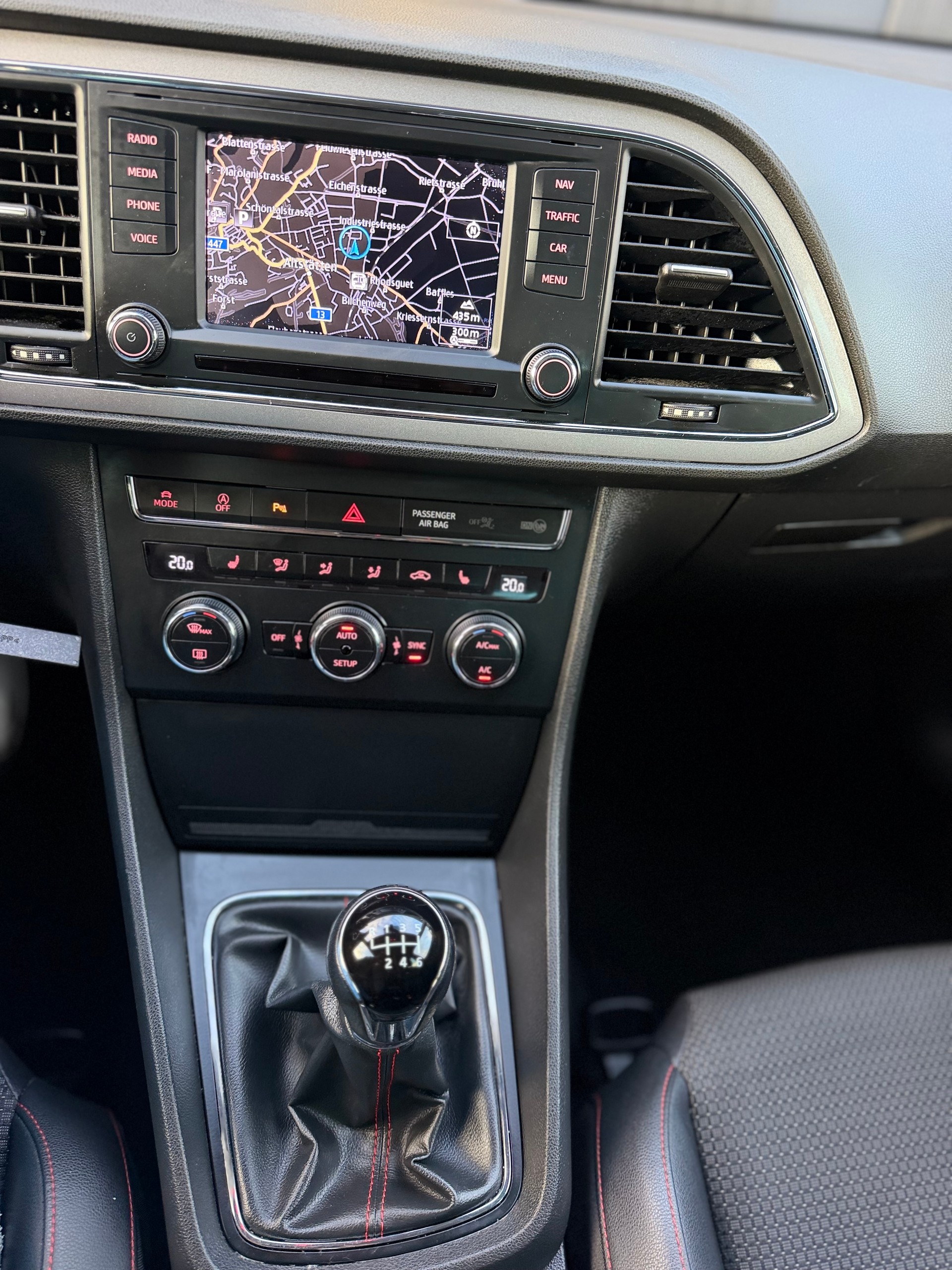 SEAT Leon 1.8 TSI FR-image-13