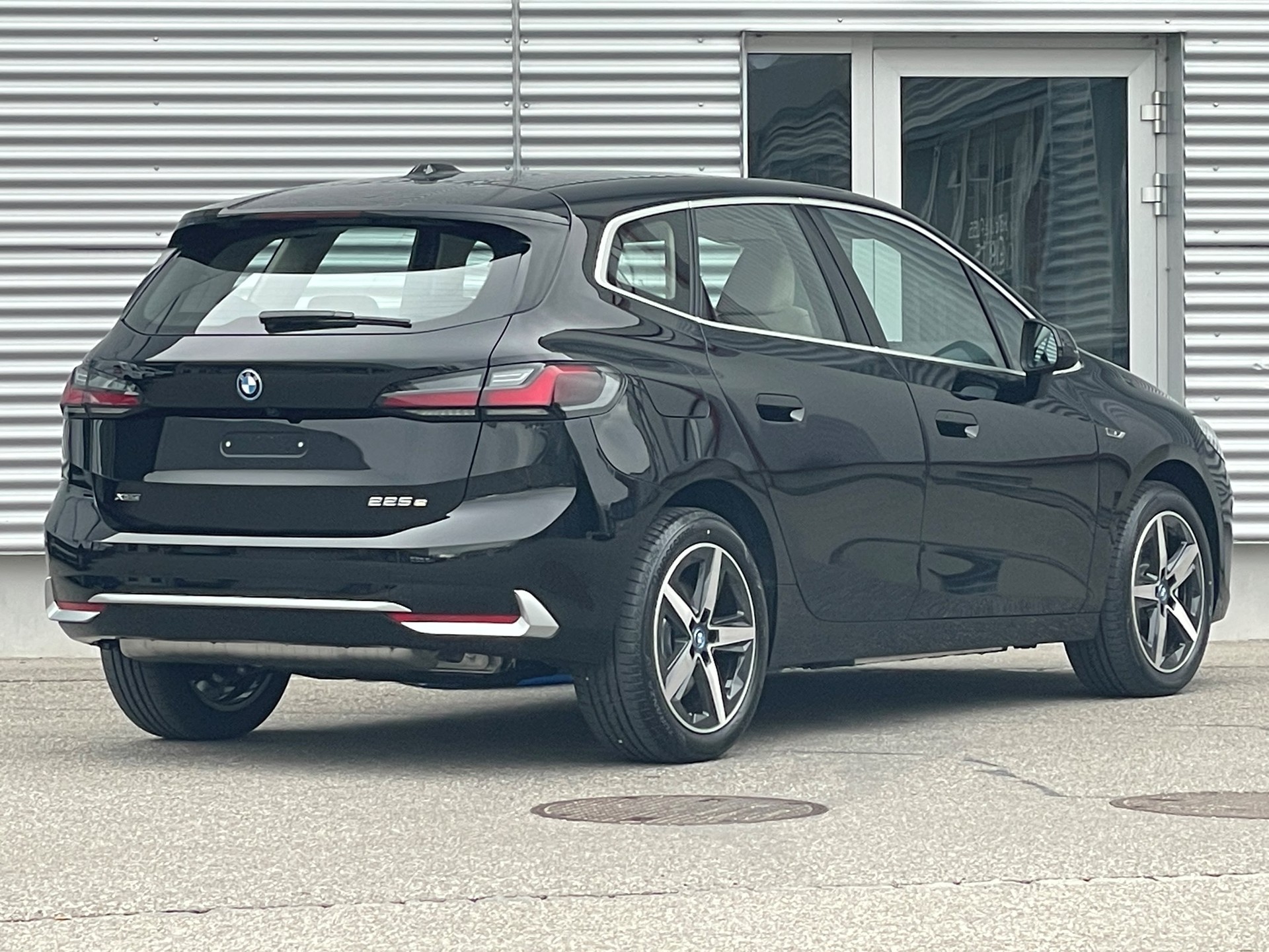 BMW 225e xDrive Active Tourer Luxury Line-image-1
