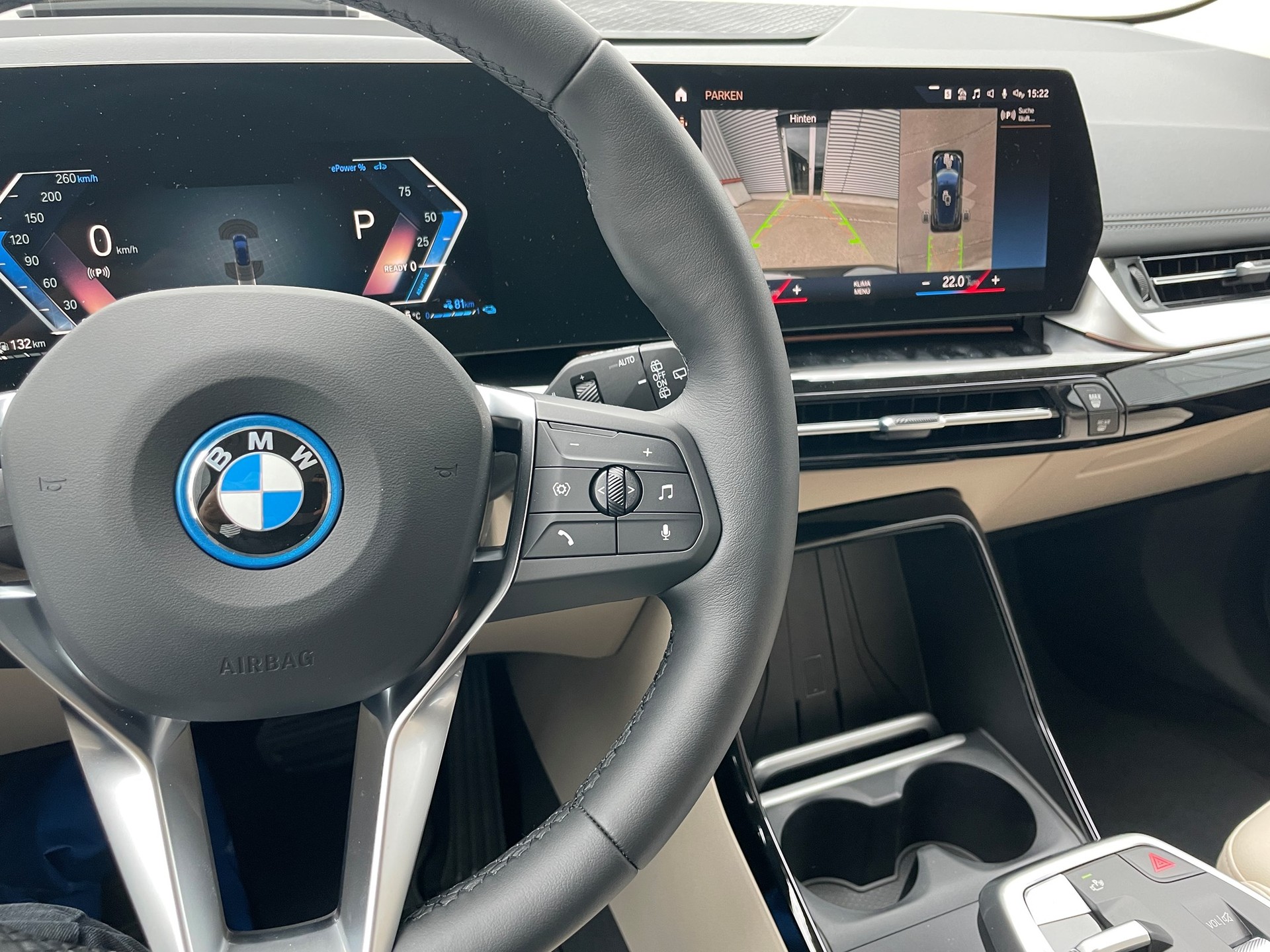 BMW 225e xDrive Active Tourer Luxury Line-image-5