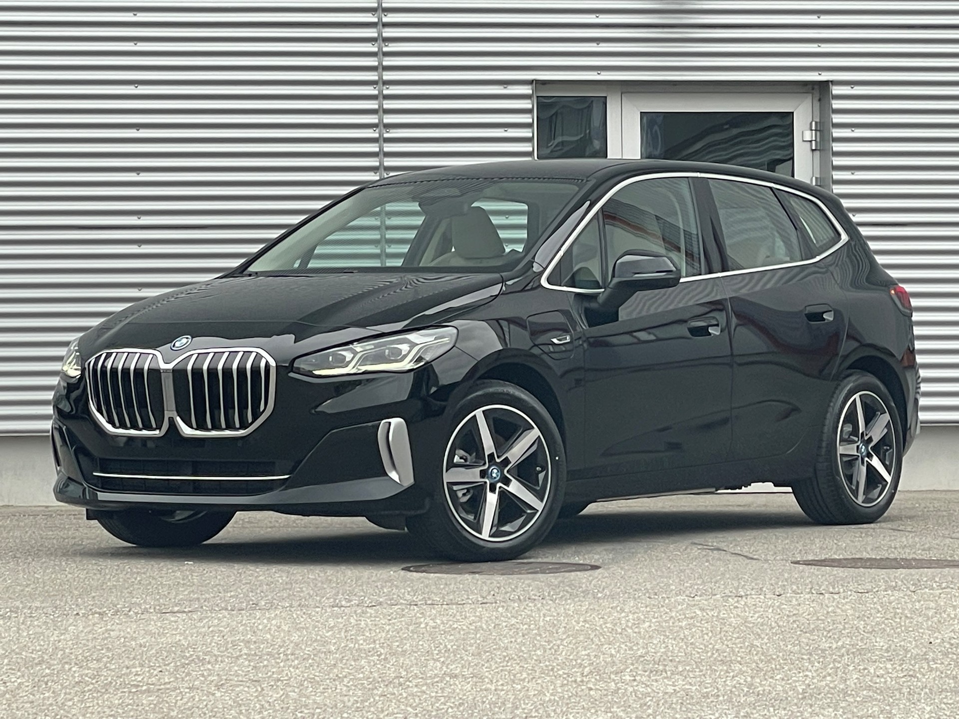 BMW 225e xDrive Active Tourer Luxury Line-image-6