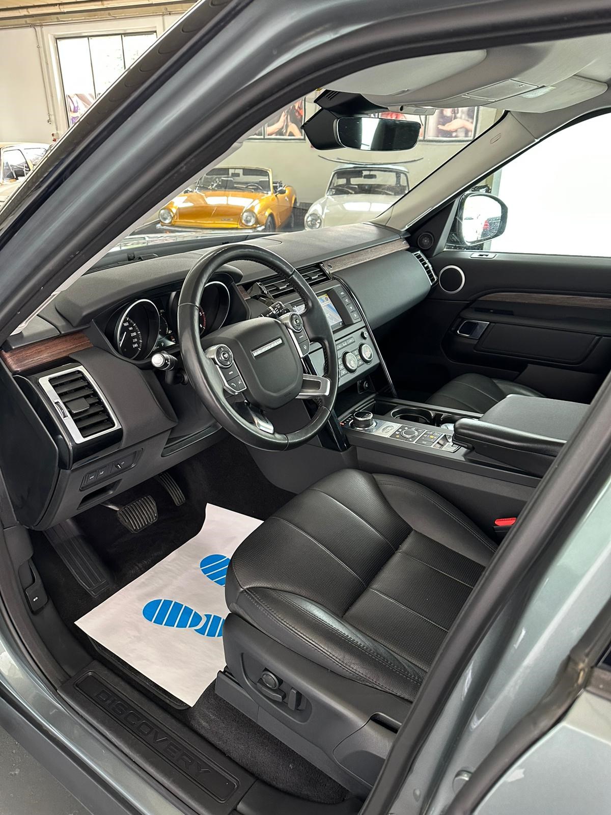 LAND ROVER Discovery 3.0 TD6 HSE Automatic-image-10