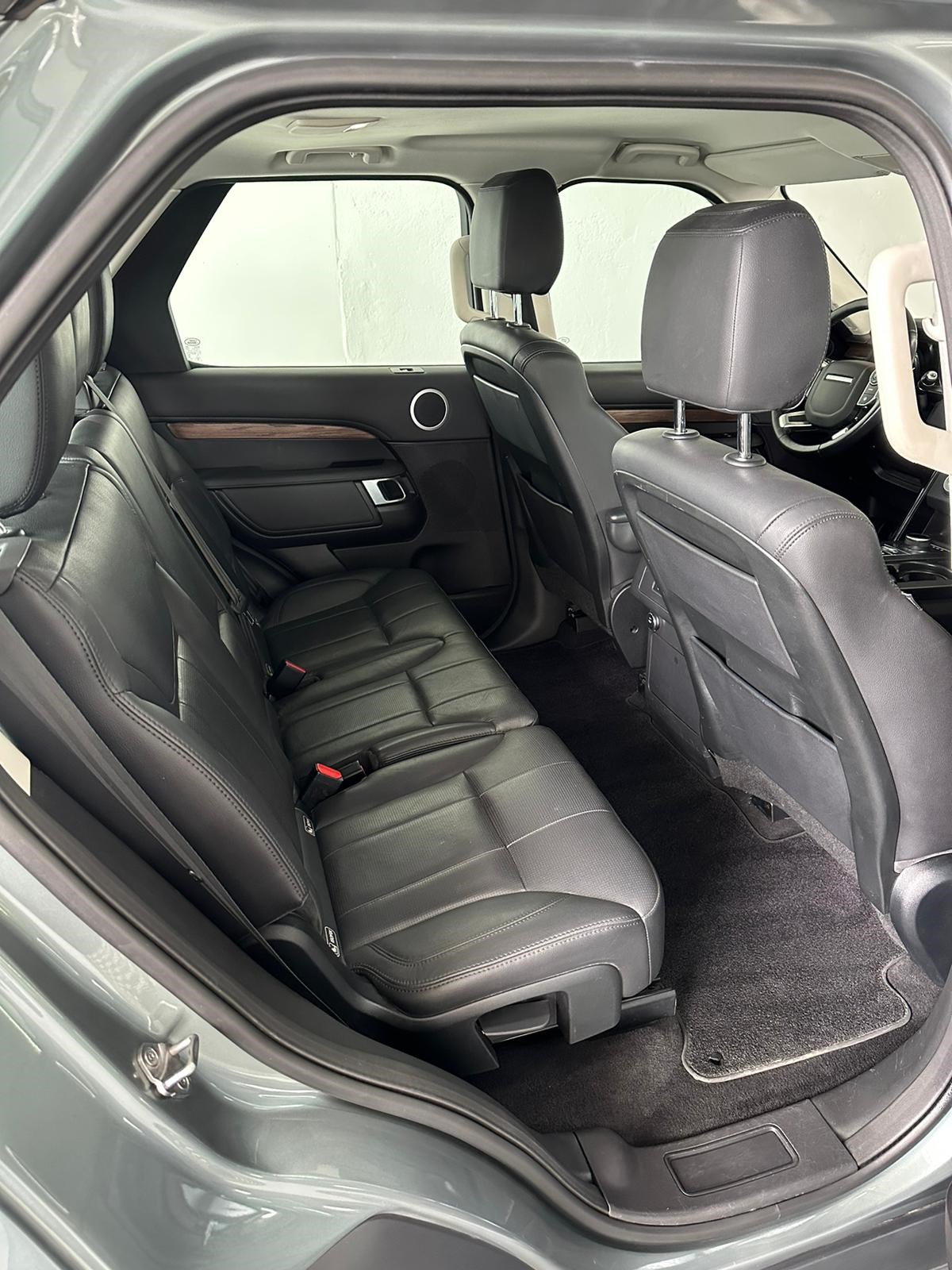 LAND ROVER Discovery 3.0 TD6 HSE Automatic-image-17