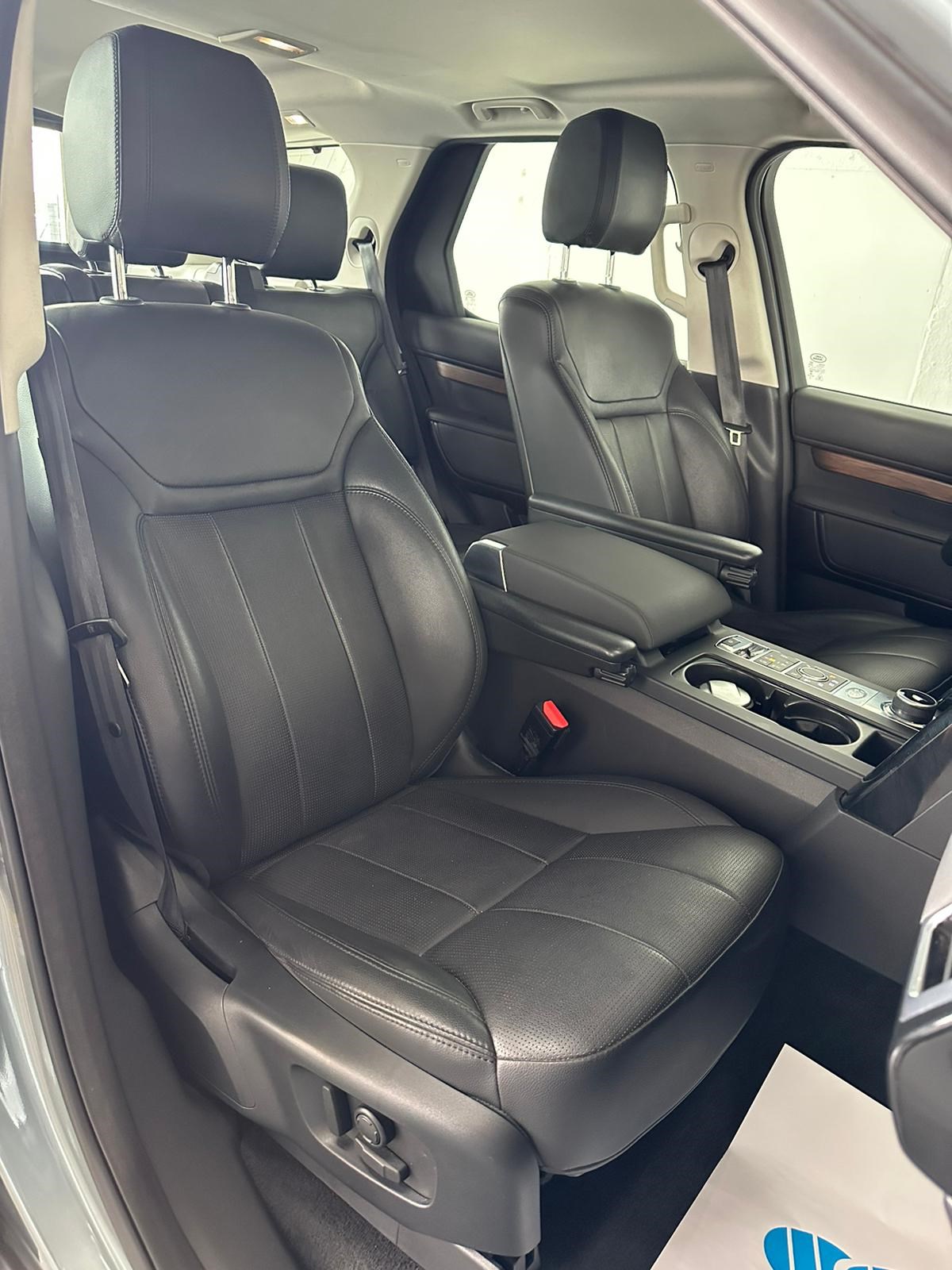 LAND ROVER Discovery 3.0 TD6 HSE Automatic-image-16