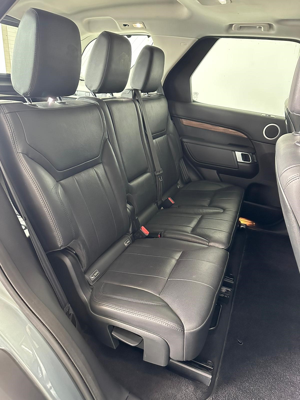 LAND ROVER Discovery 3.0 TD6 HSE Automatic-image-18