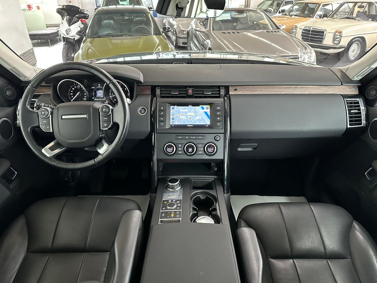LAND ROVER Discovery 3.0 TD6 HSE Automatic-image-12