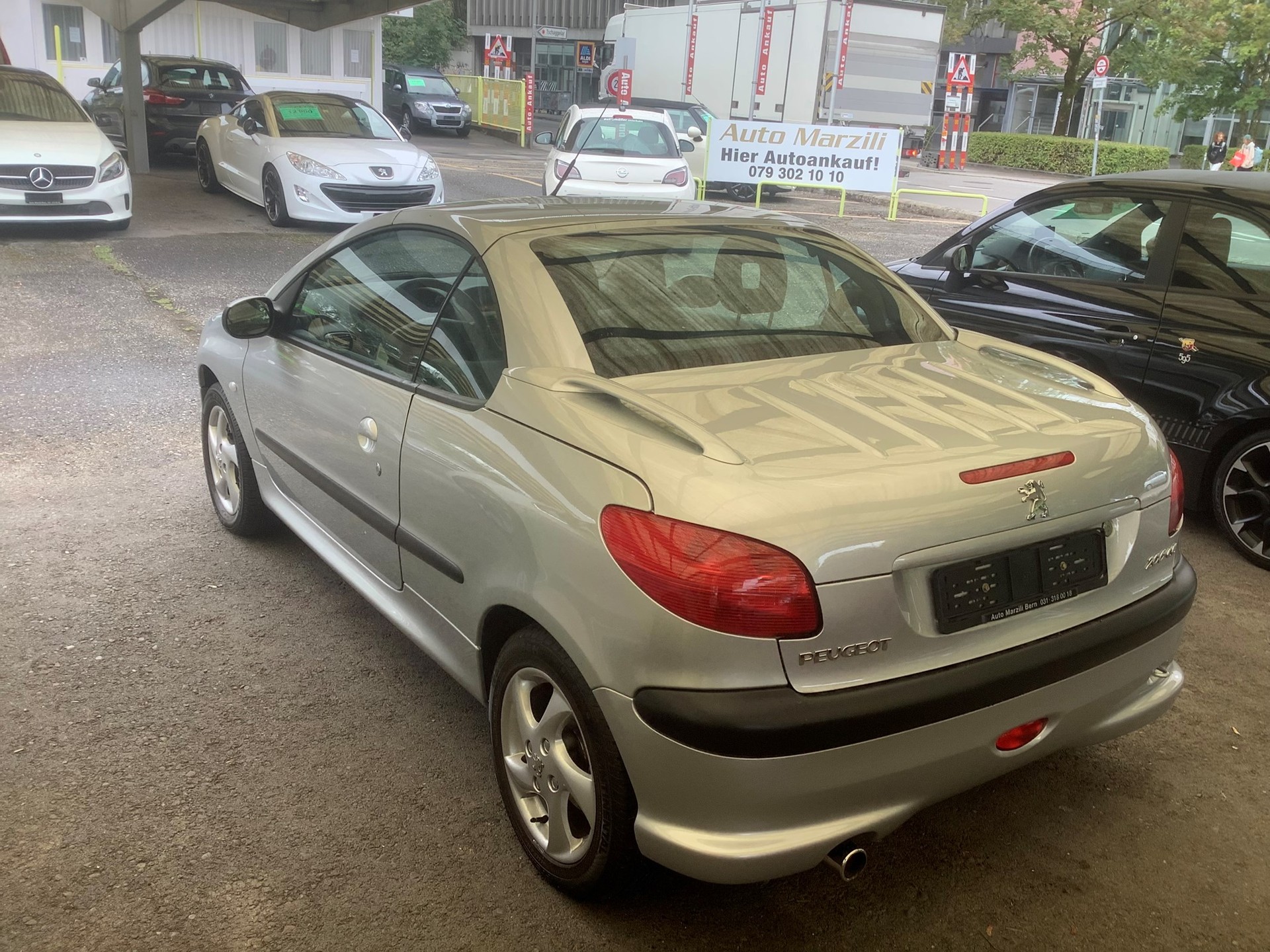 PEUGEOT 206 CC 1.6 16V Black & Silver Edition-image-13