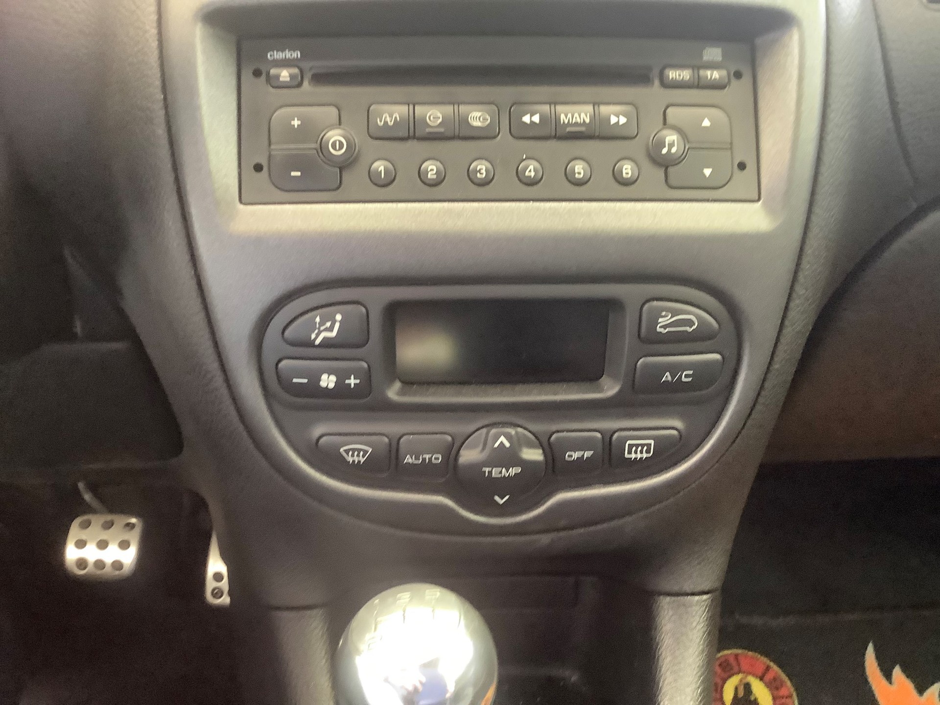 PEUGEOT 206 CC 1.6 16V Black & Silver Edition-image-5