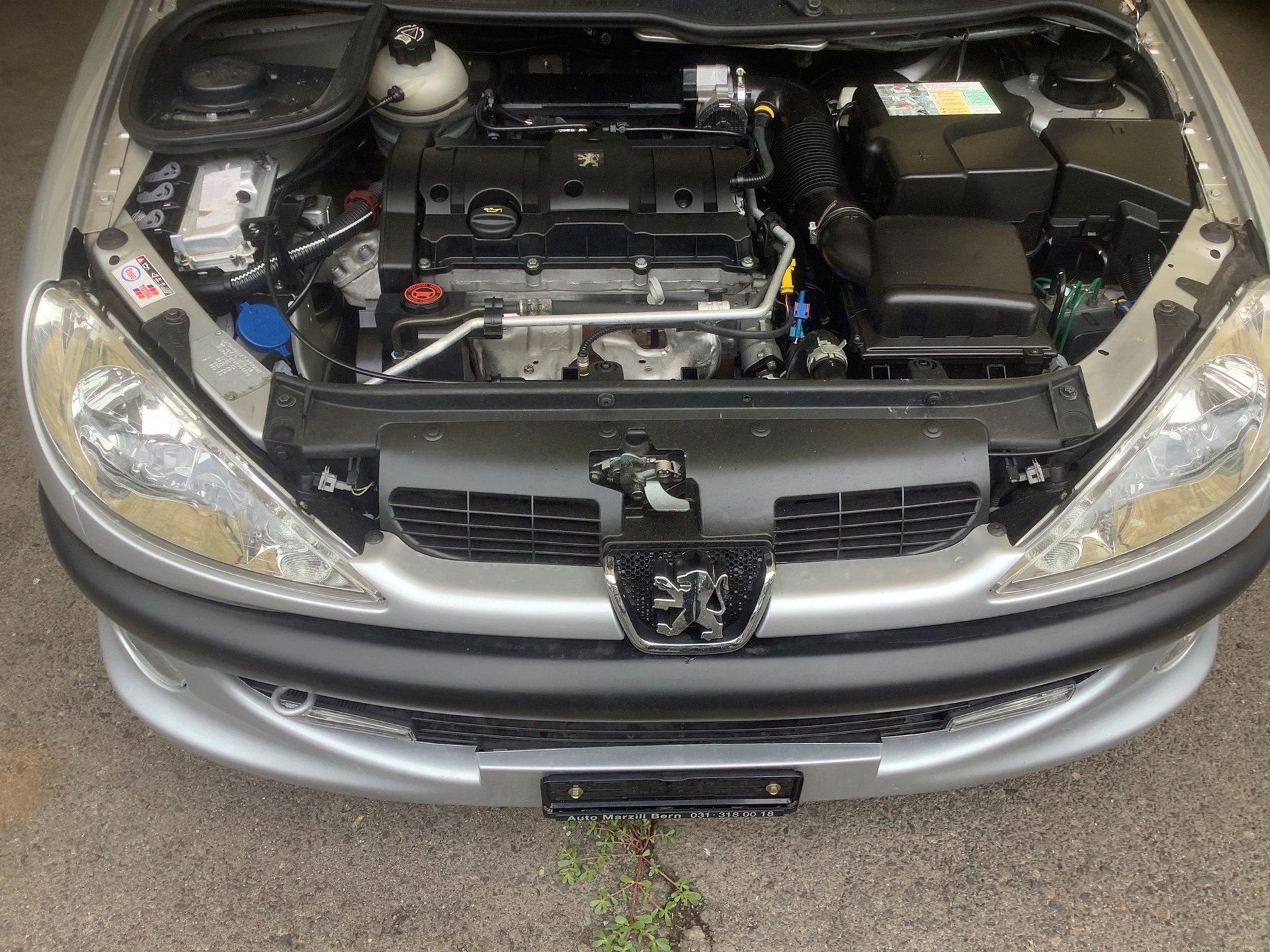 PEUGEOT 206 CC 1.6 16V Black & Silver Edition-image-6