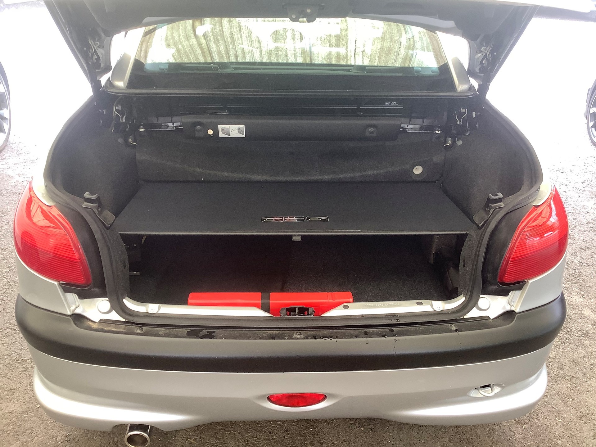 PEUGEOT 206 CC 1.6 16V Black & Silver Edition-image-7
