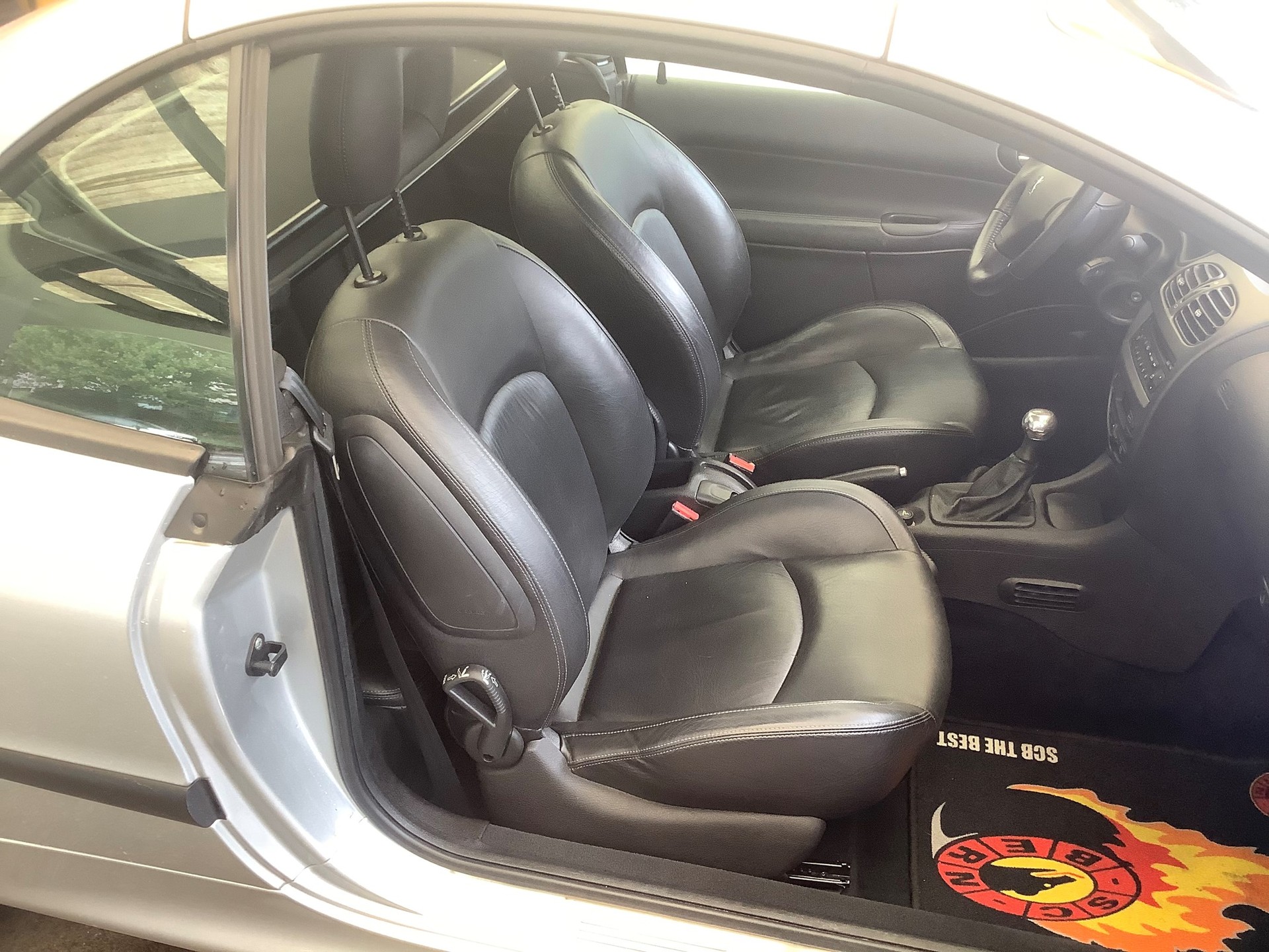 PEUGEOT 206 CC 1.6 16V Black & Silver Edition-image-10