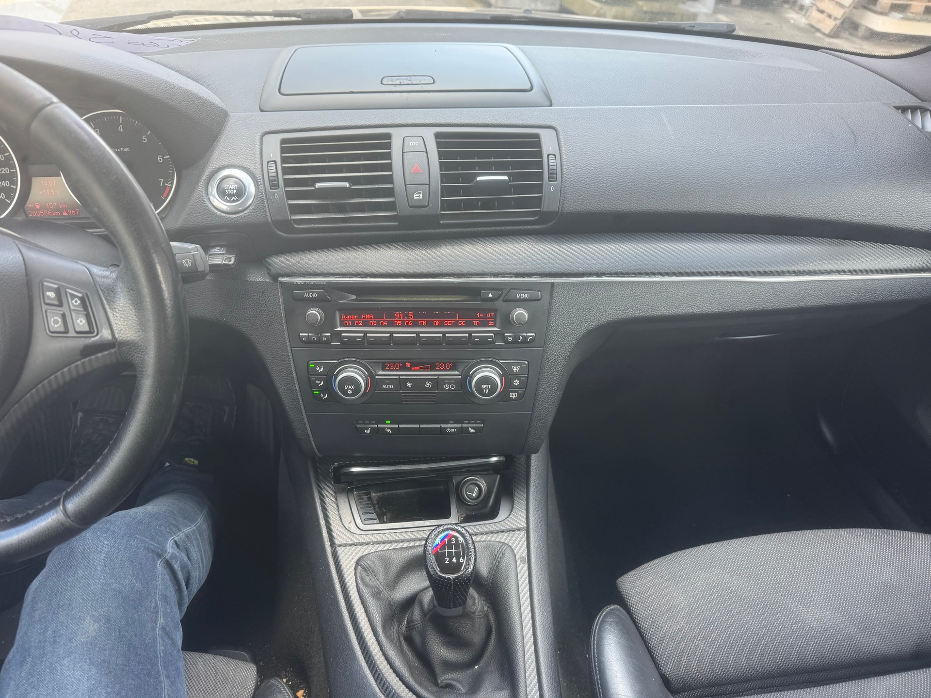 BMW 120i-image-13